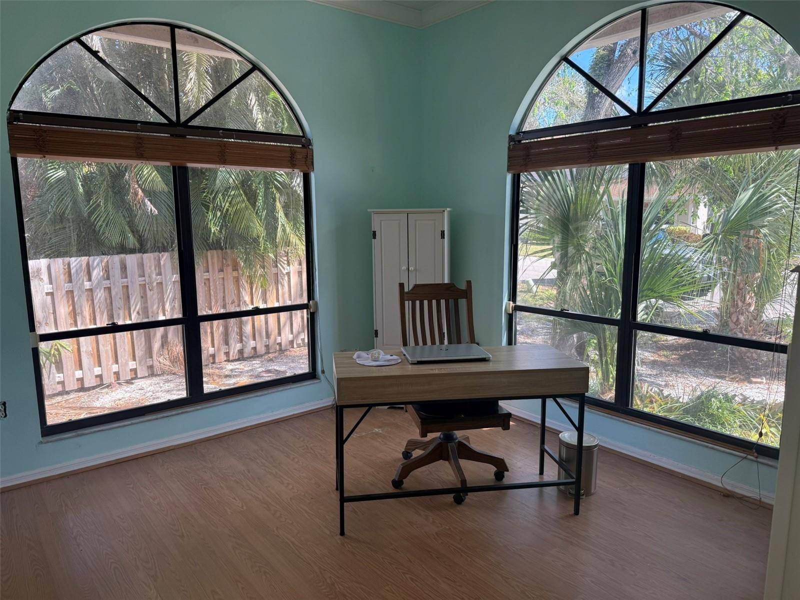 Sarasota, FL 34232,810 HAMMOCKWOOD CT