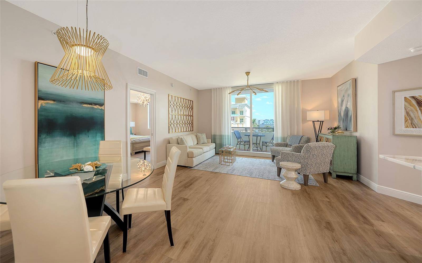 Sarasota, FL 34236,800 N TAMIAMI TRL #312