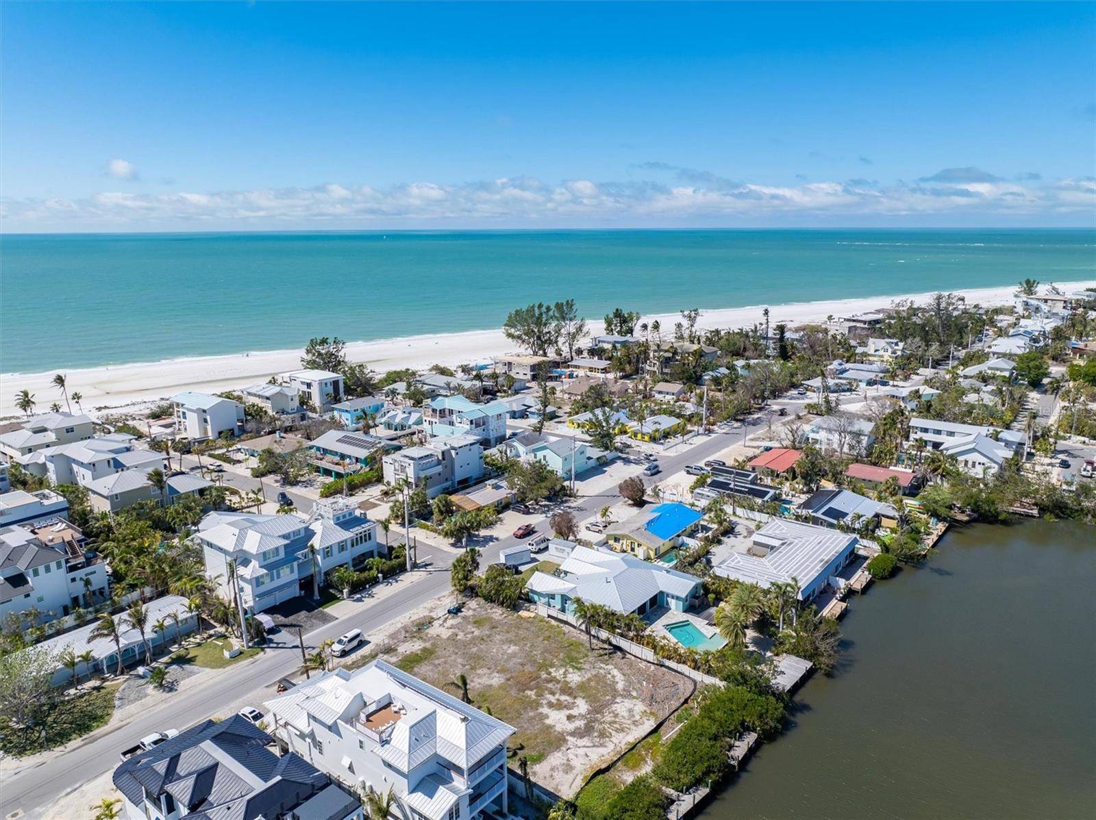 Anna Maria, FL 34216,406 N SHORE DR