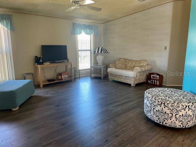 Bradenton, FL 34203,5707 45TH ST E #109