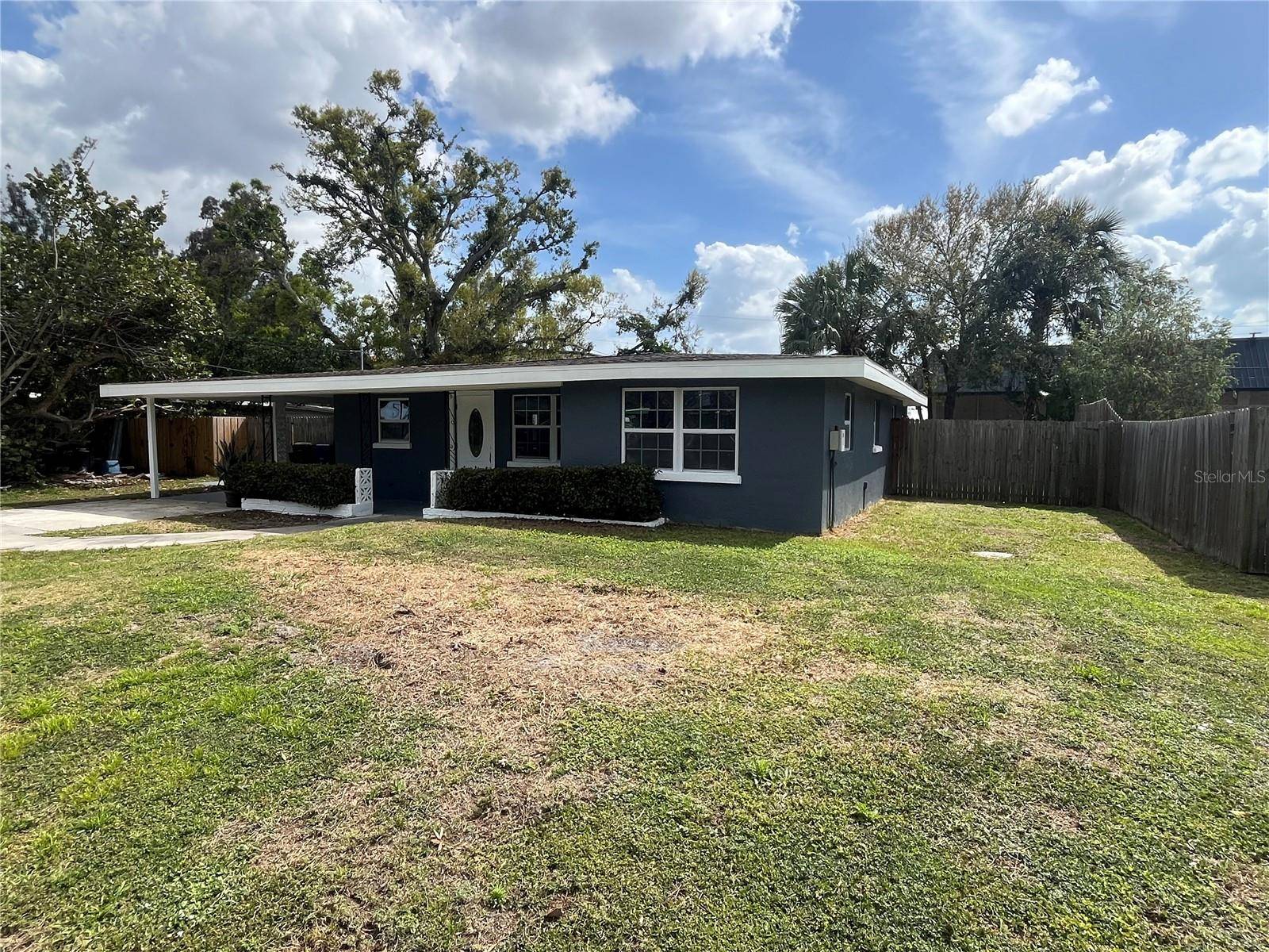 Sarasota, FL 34233,3826 CLOVER LN