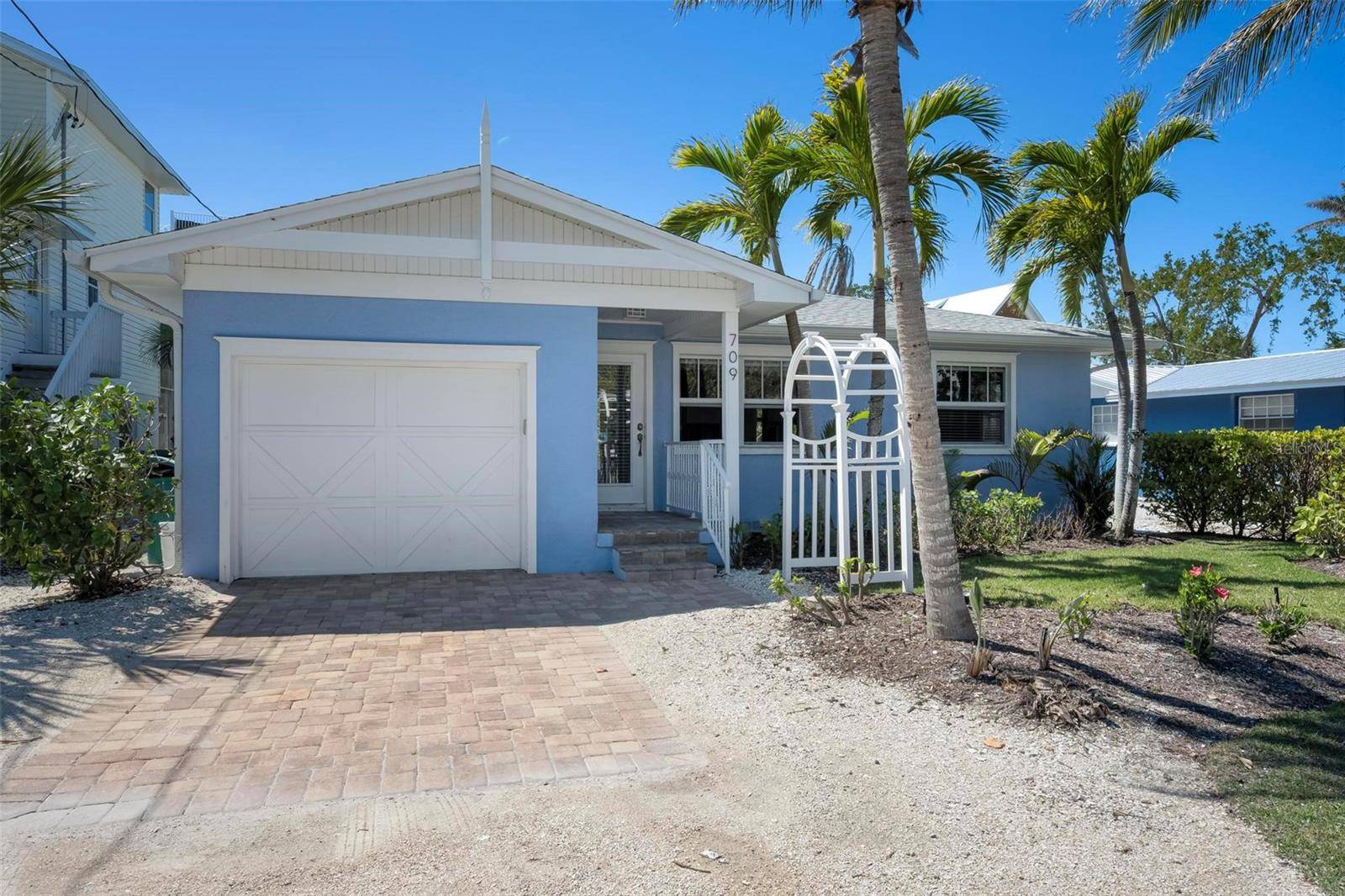 Anna Maria, FL 34216,709 N BAY BLVD