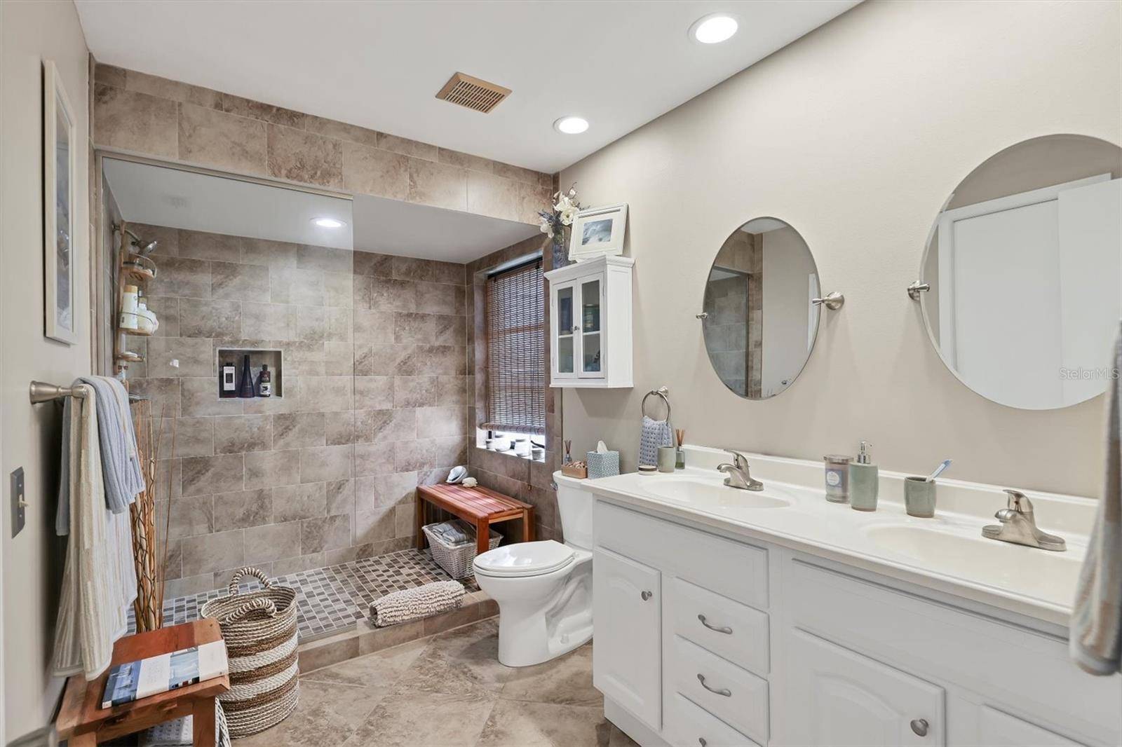 Sarasota, FL 34231,7223 WOOD CREEK DR #22
