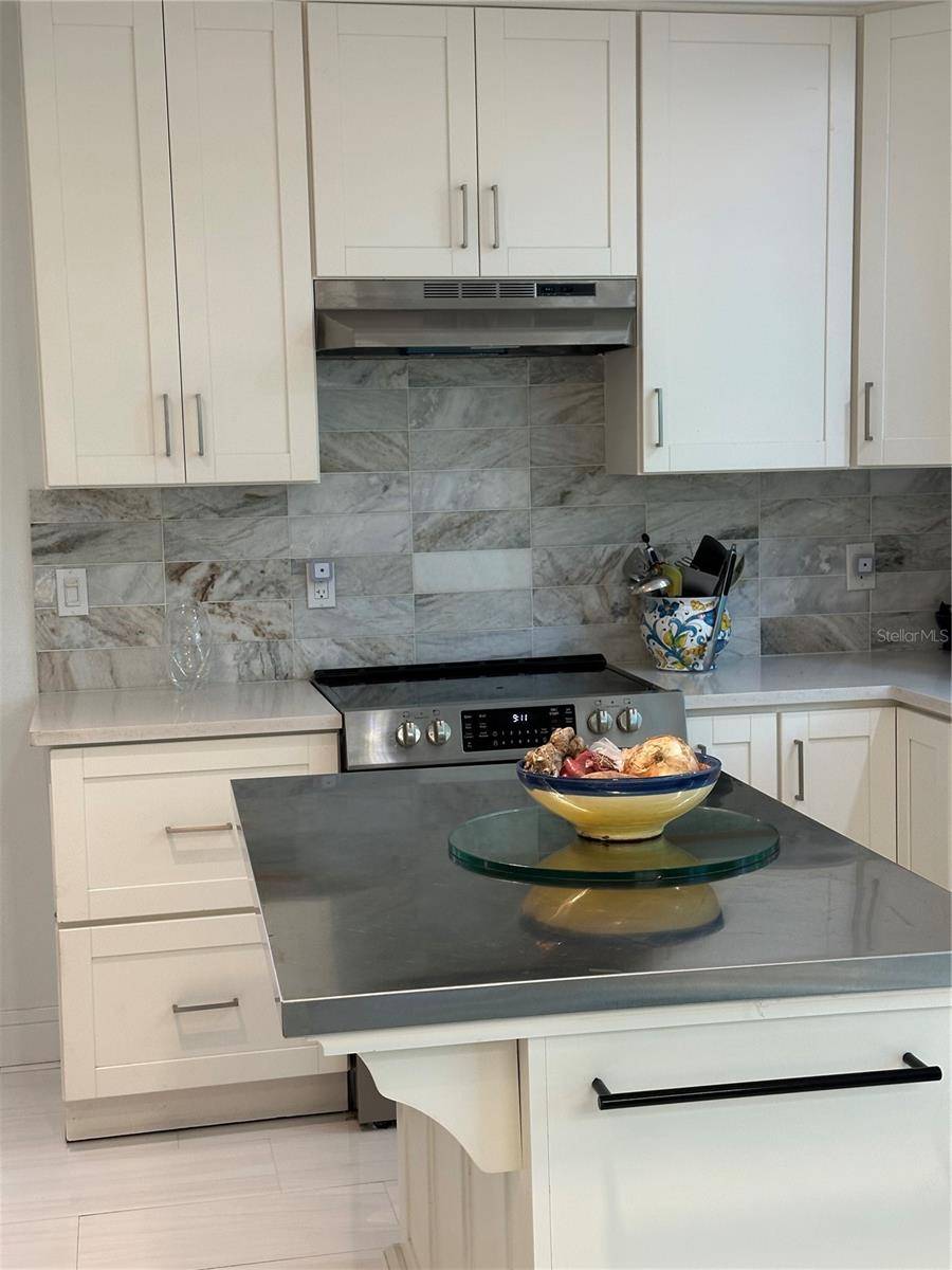 Sarasota, FL 34234,728 41ST ST ST