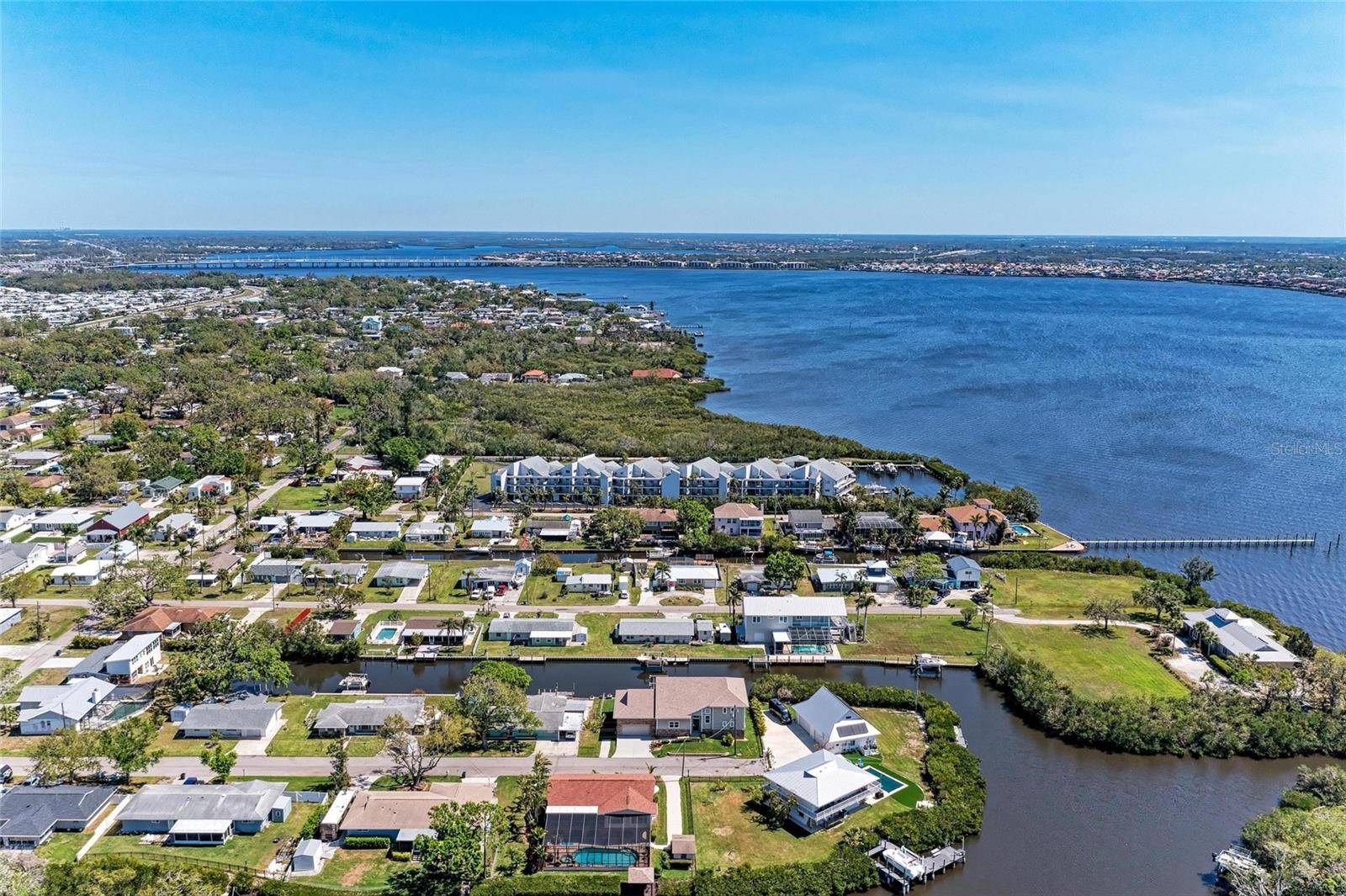 Ellenton, FL 34222,515 LEFFINGWELL AVE #210