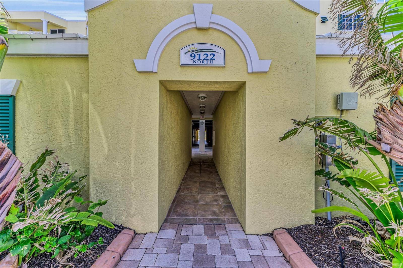 Sarasota, FL 34242,9122 MIDNIGHT PASS RD #24