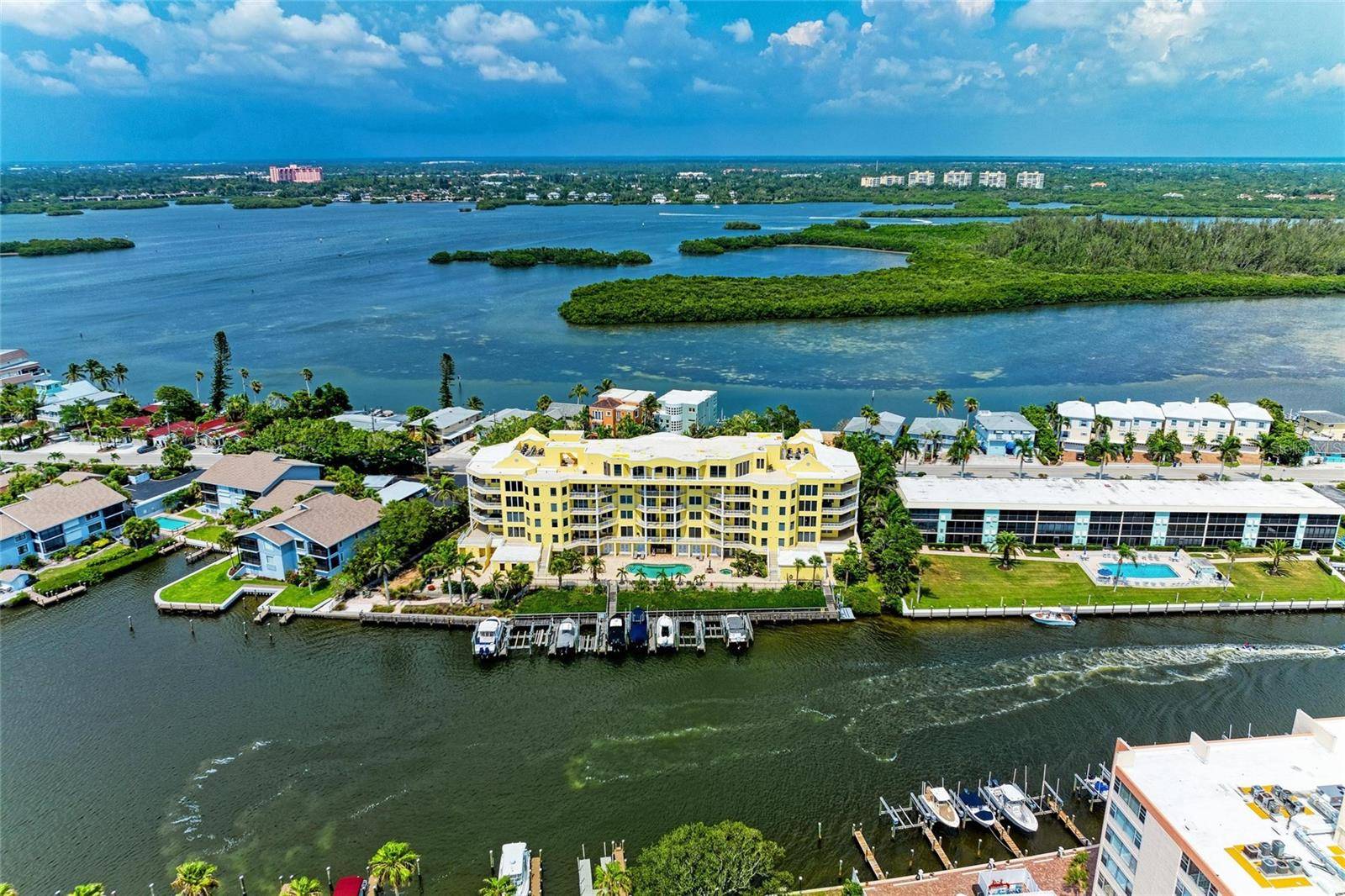 Sarasota, FL 34242,9122 MIDNIGHT PASS RD #24