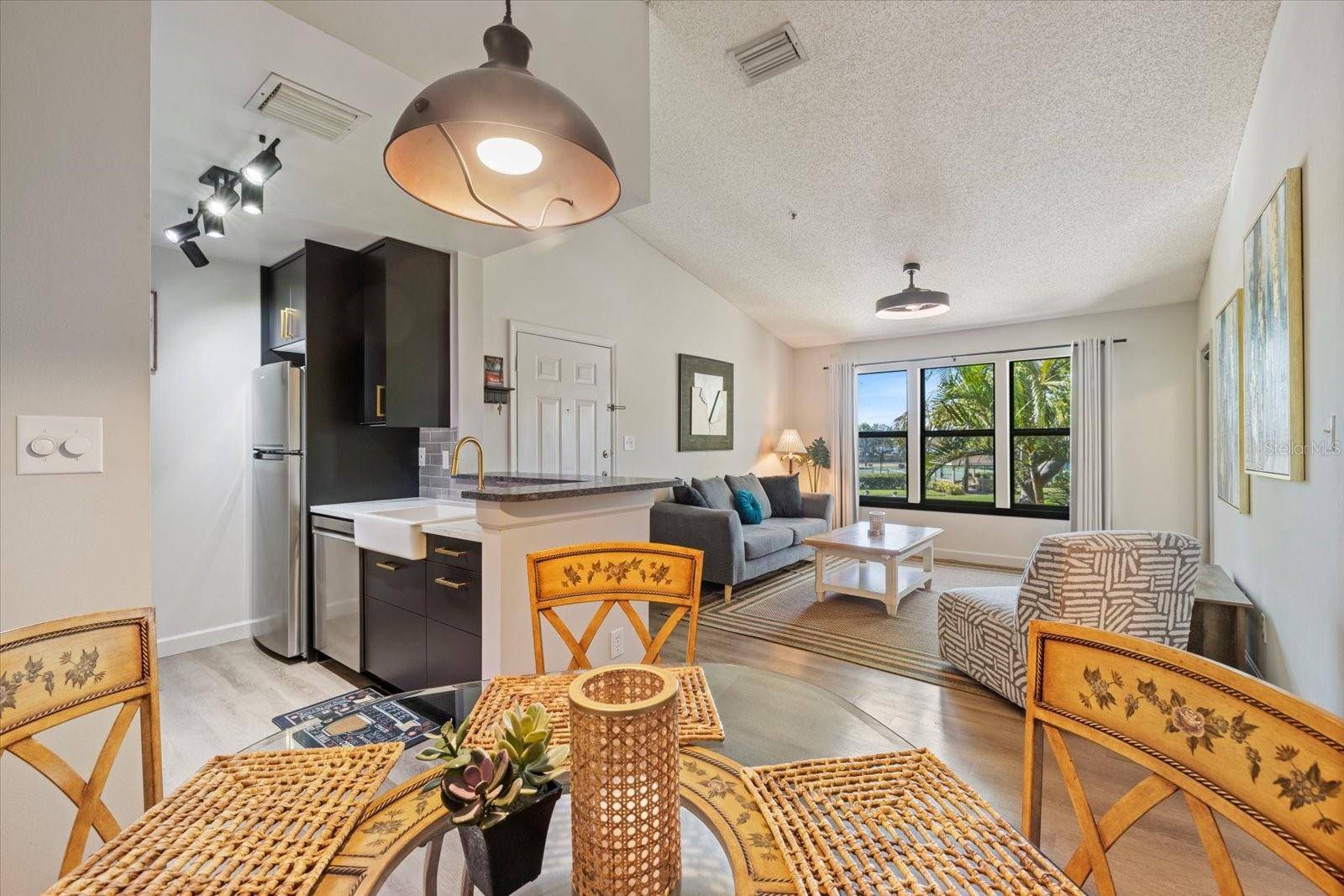Sarasota, FL 34238,4009 CROCKERS LAKE BLVD #25