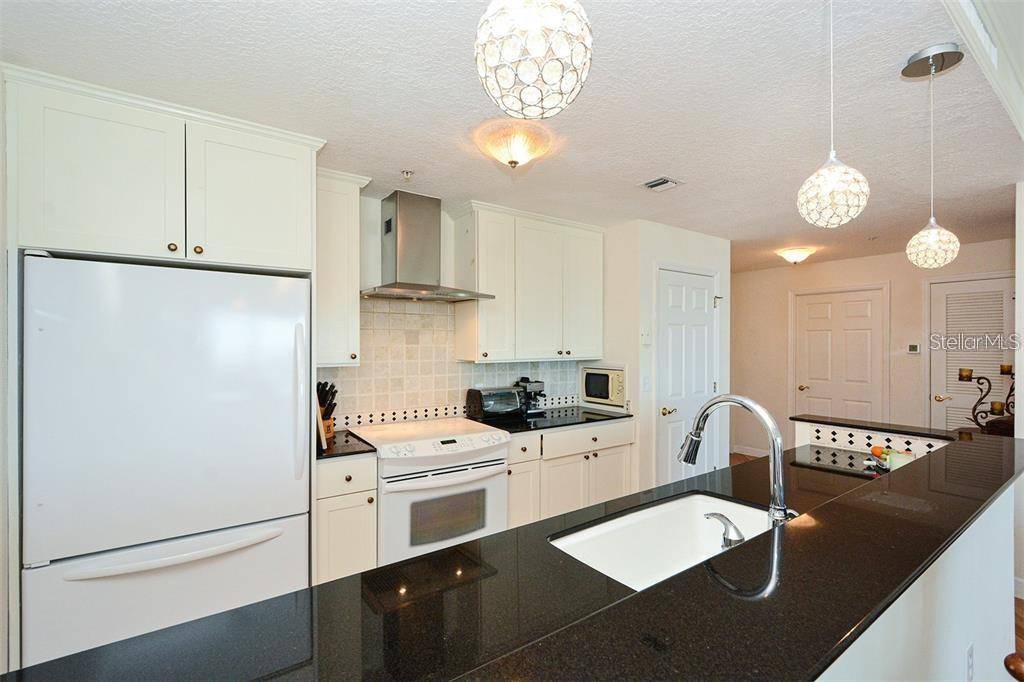 Sarasota, FL 34236,750 N TAMIAMI TRL #1609