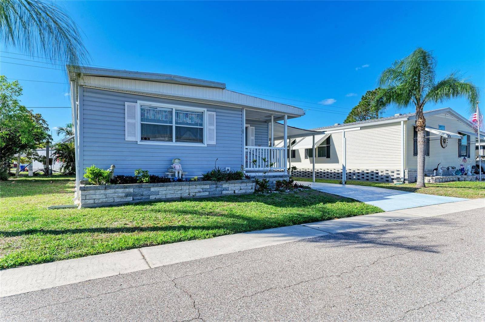 Palmetto, FL 34221,5619 BAYSHORE RD #107