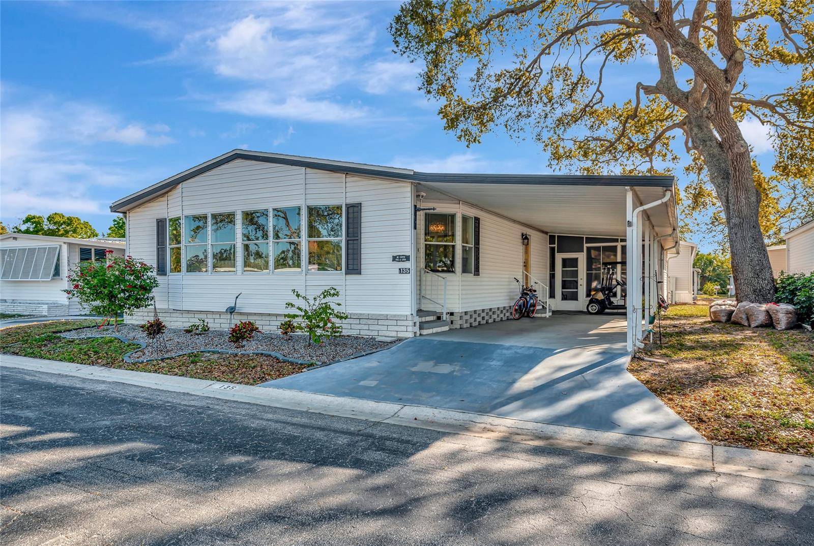 Sarasota, FL 34237,135 OAKWOOD LN