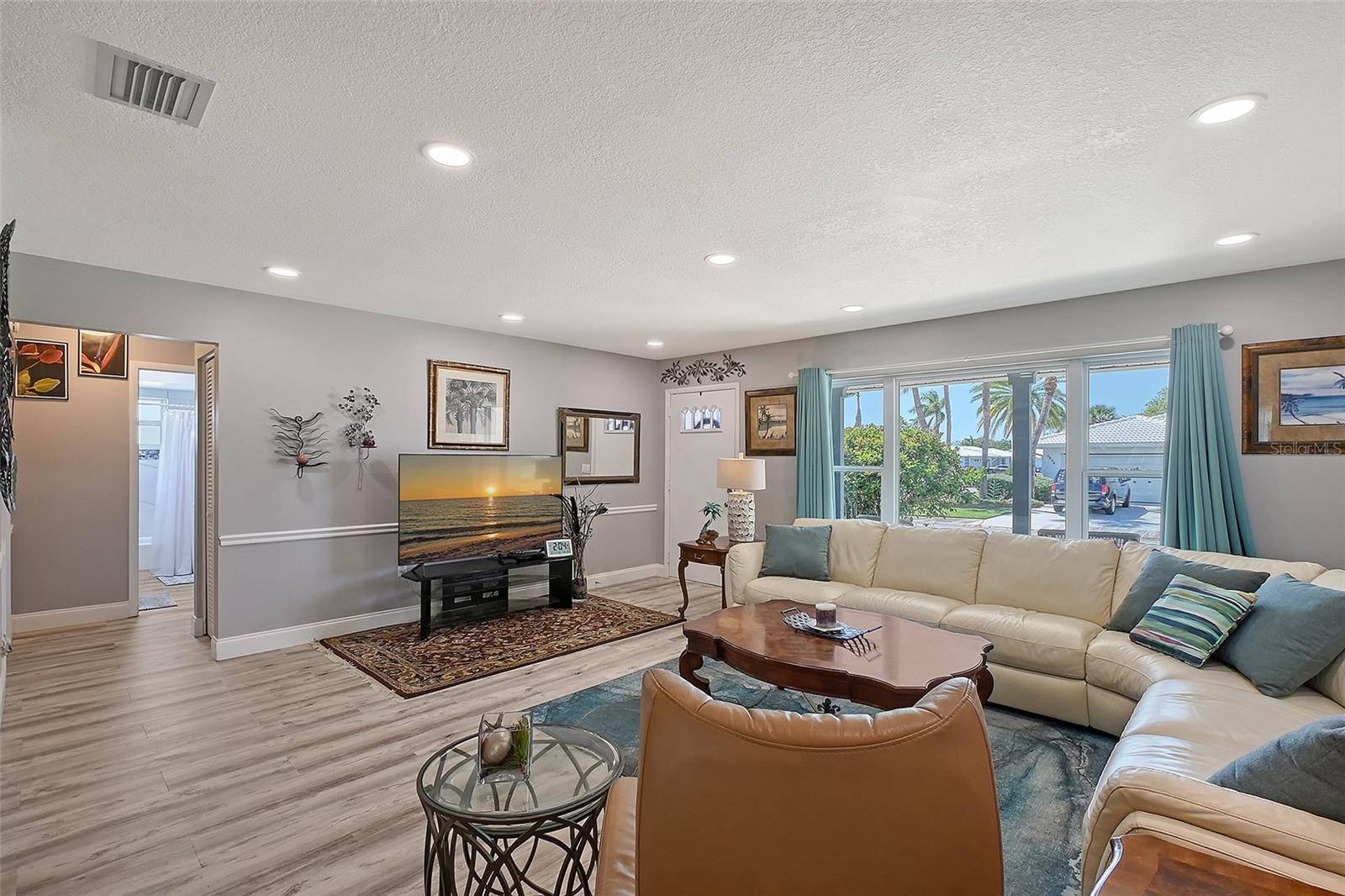 Bradenton, FL 34208,1325 BOTTLEBRUSH DR