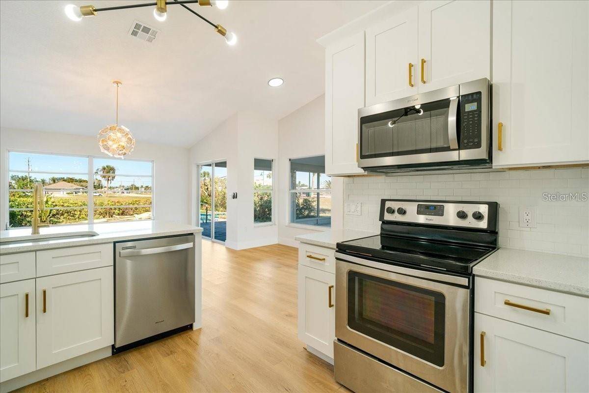 Rotonda West, FL 33947,527 ROTONDA CIR