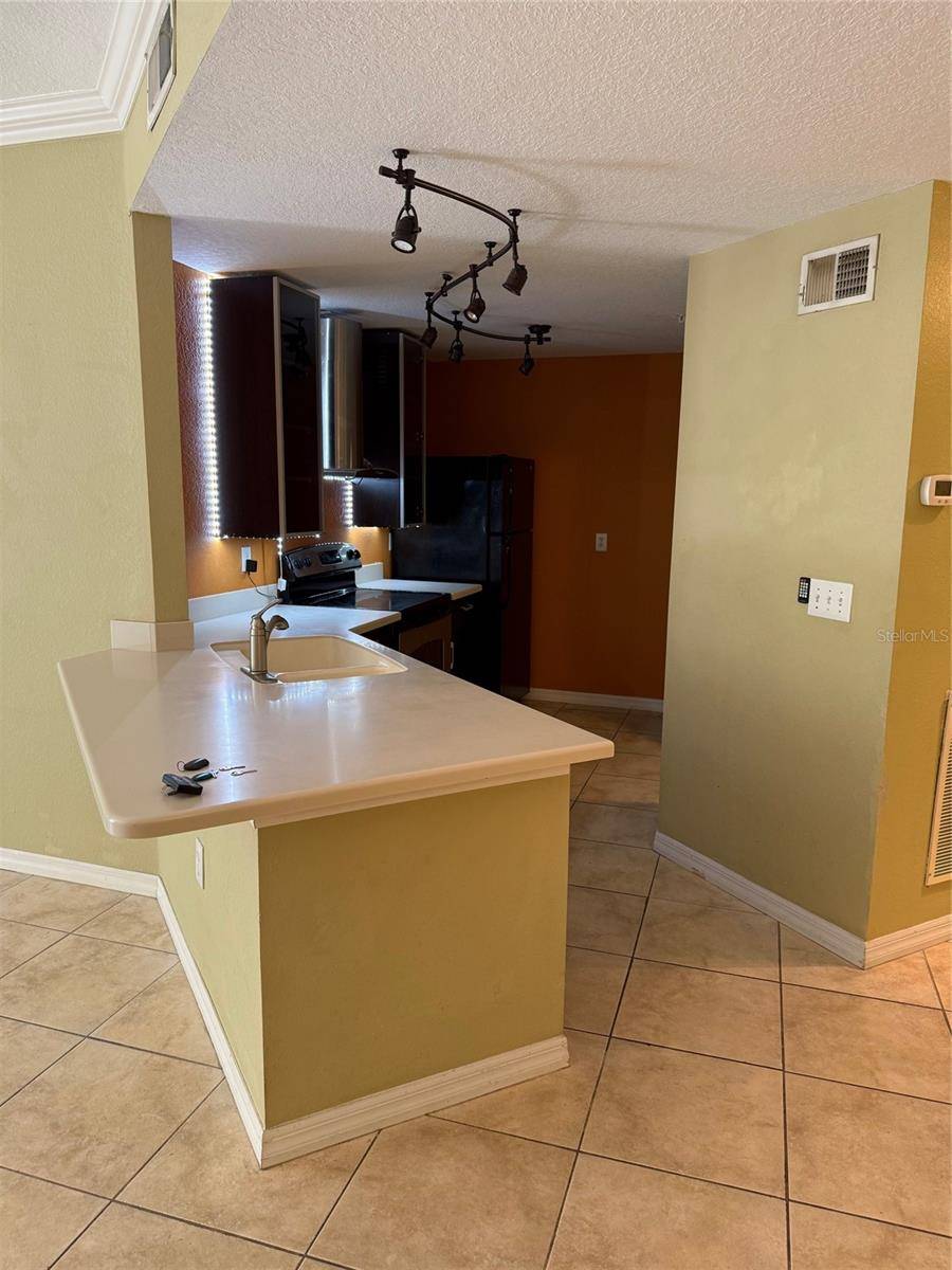 Sarasota, FL 34235,5691 BENTGRASS DR #15-102