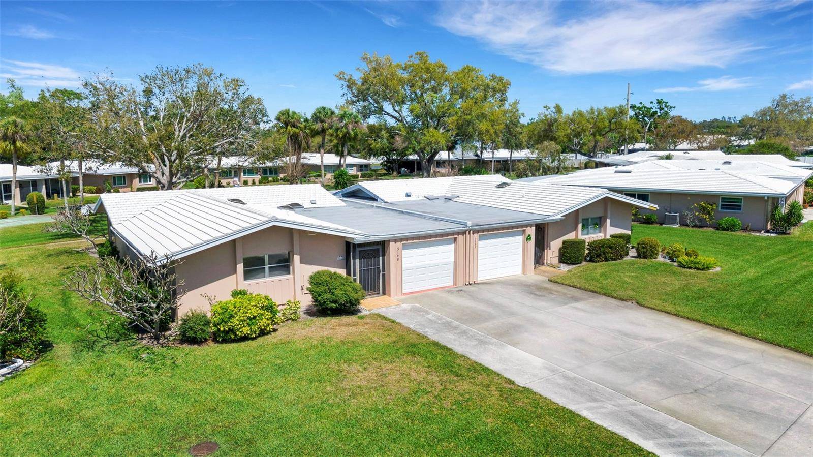 Sarasota, FL 34239,3140 VILLAGE GREEN DR #1119