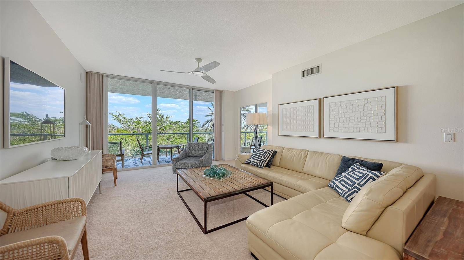 Sarasota, FL 34236,1800 BENJAMIN FRANKLIN DR #B308