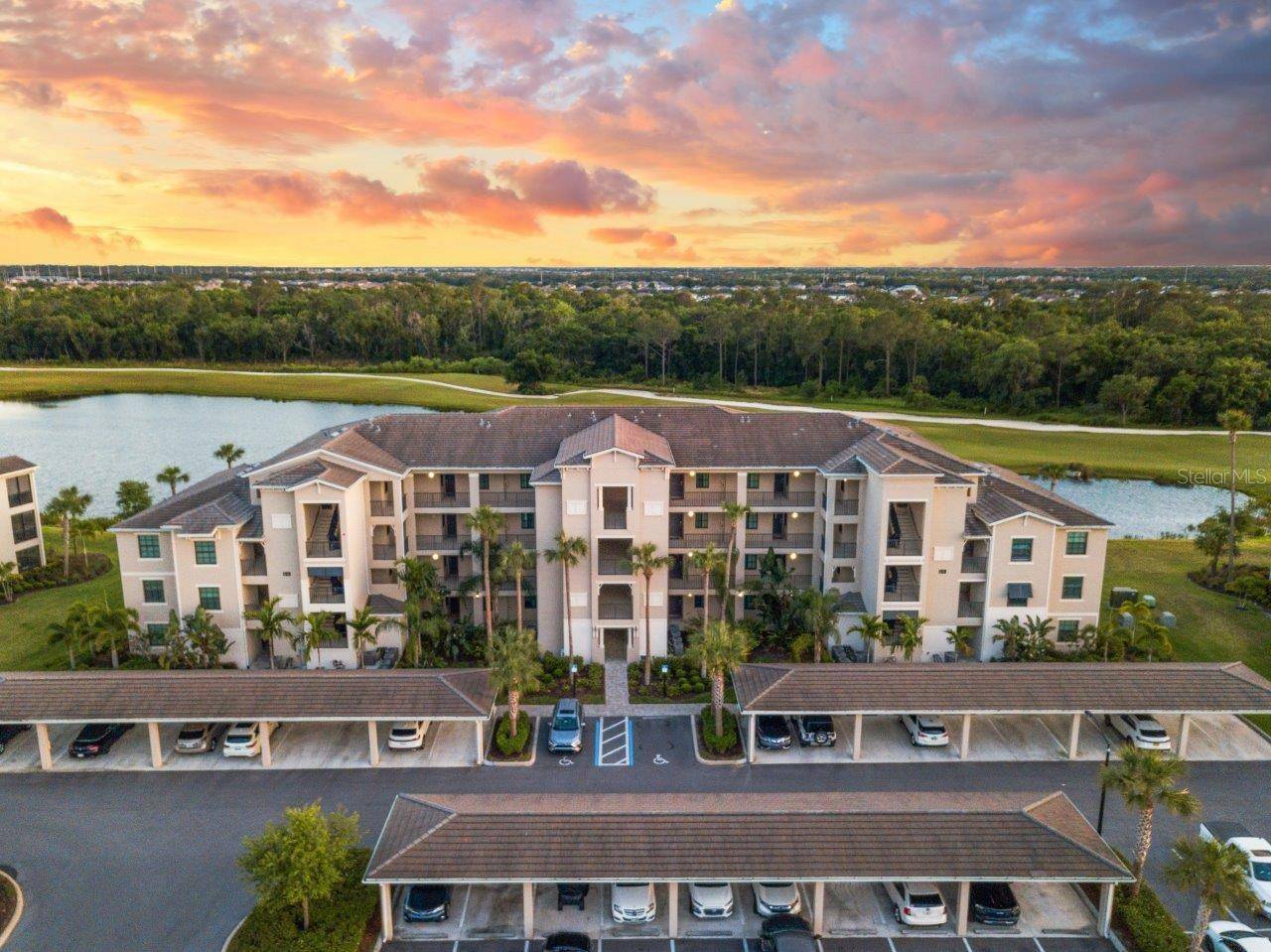 Bradenton, FL 34211,17510 GAWTHROP DR #305