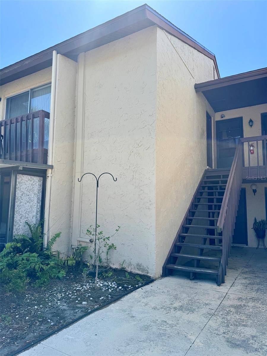 Sarasota, FL 34237,2632 HIDDEN LAKE DR N #E