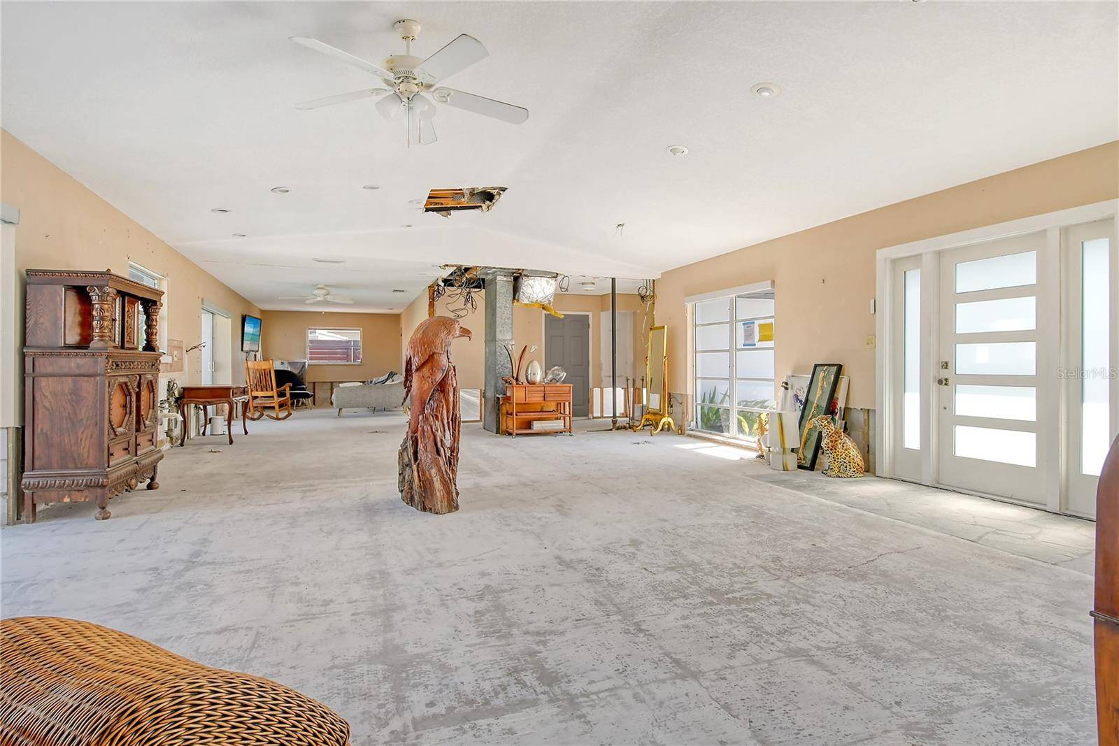 Longboat Key, FL 34228,537 GUNWALE LN