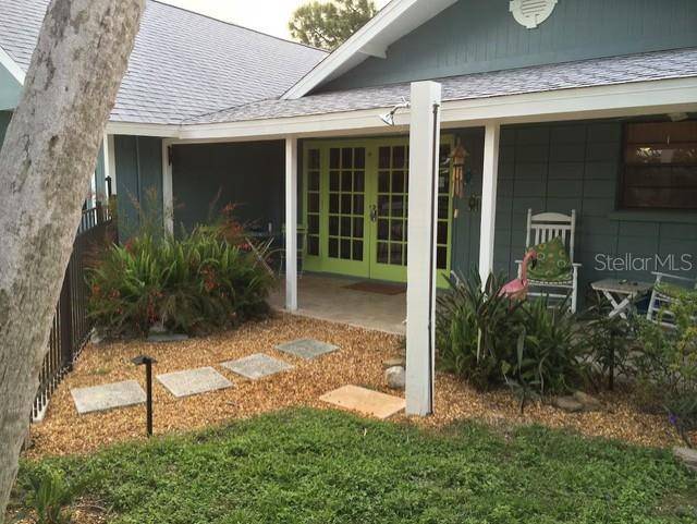 Holmes Beach, FL 34217,402 71ST ST