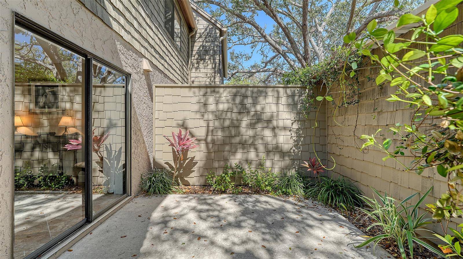 Sarasota, FL 34231,1610 TREEHOUSE CIR #T130