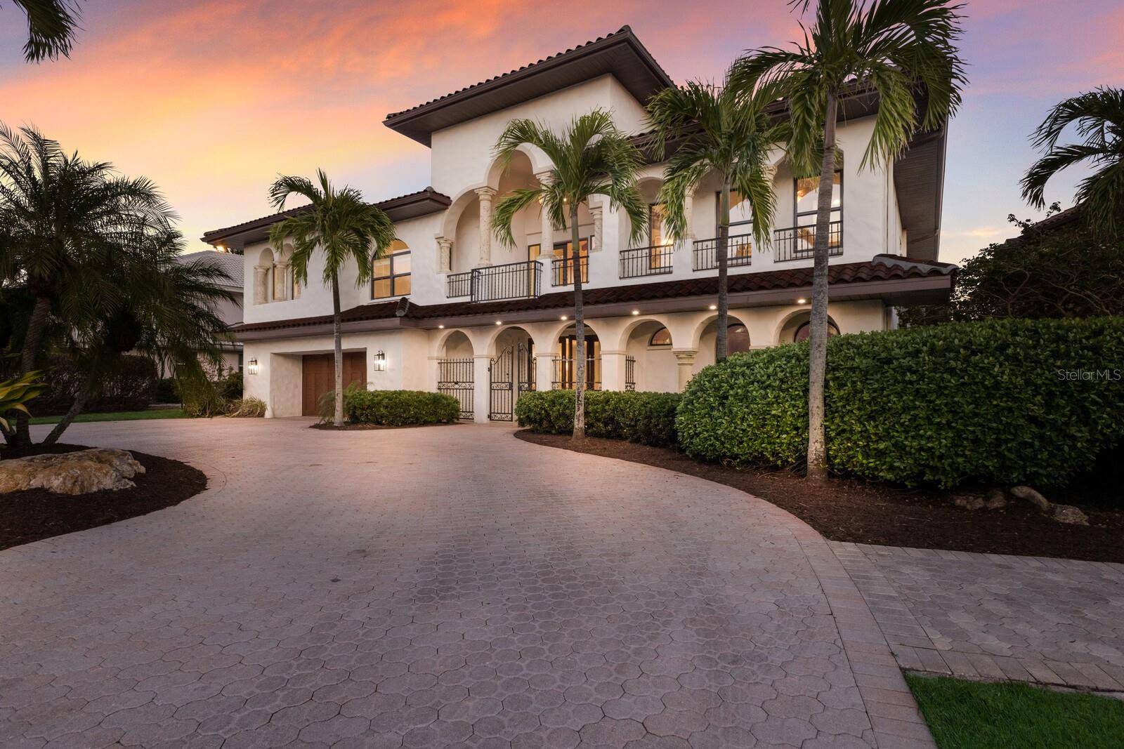 Sarasota, FL 34242,875 SIESTA KEY CIR