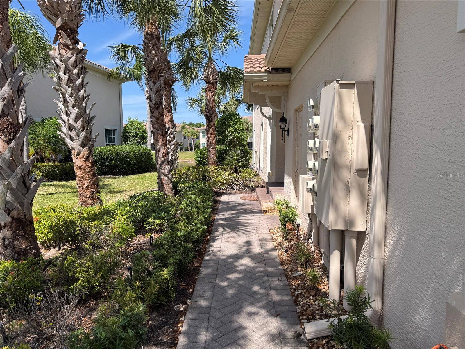 Sarasota, FL 34238,6952 PROSPERITY CIR #408
