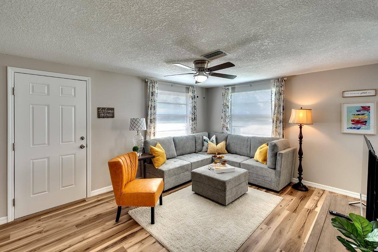 Bradenton, FL 34207,6434 5TH ST W