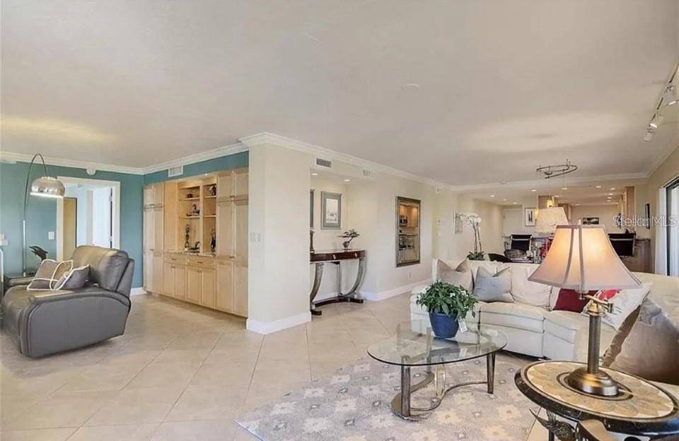 Sarasota, FL 34242,5911 MIDNIGHT PASS RD #601
