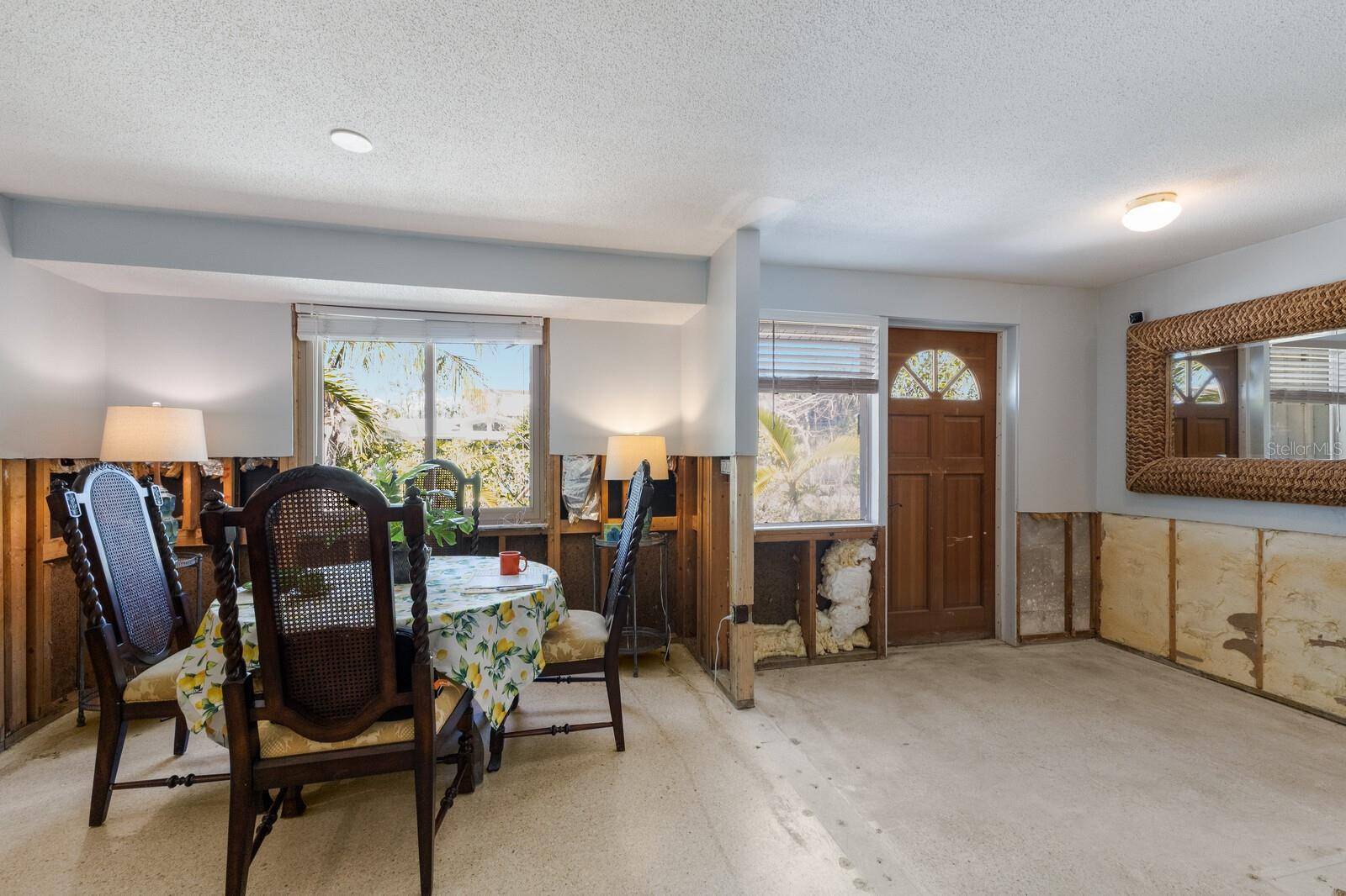 Holmes Beach, FL 34217,401 73RD ST
