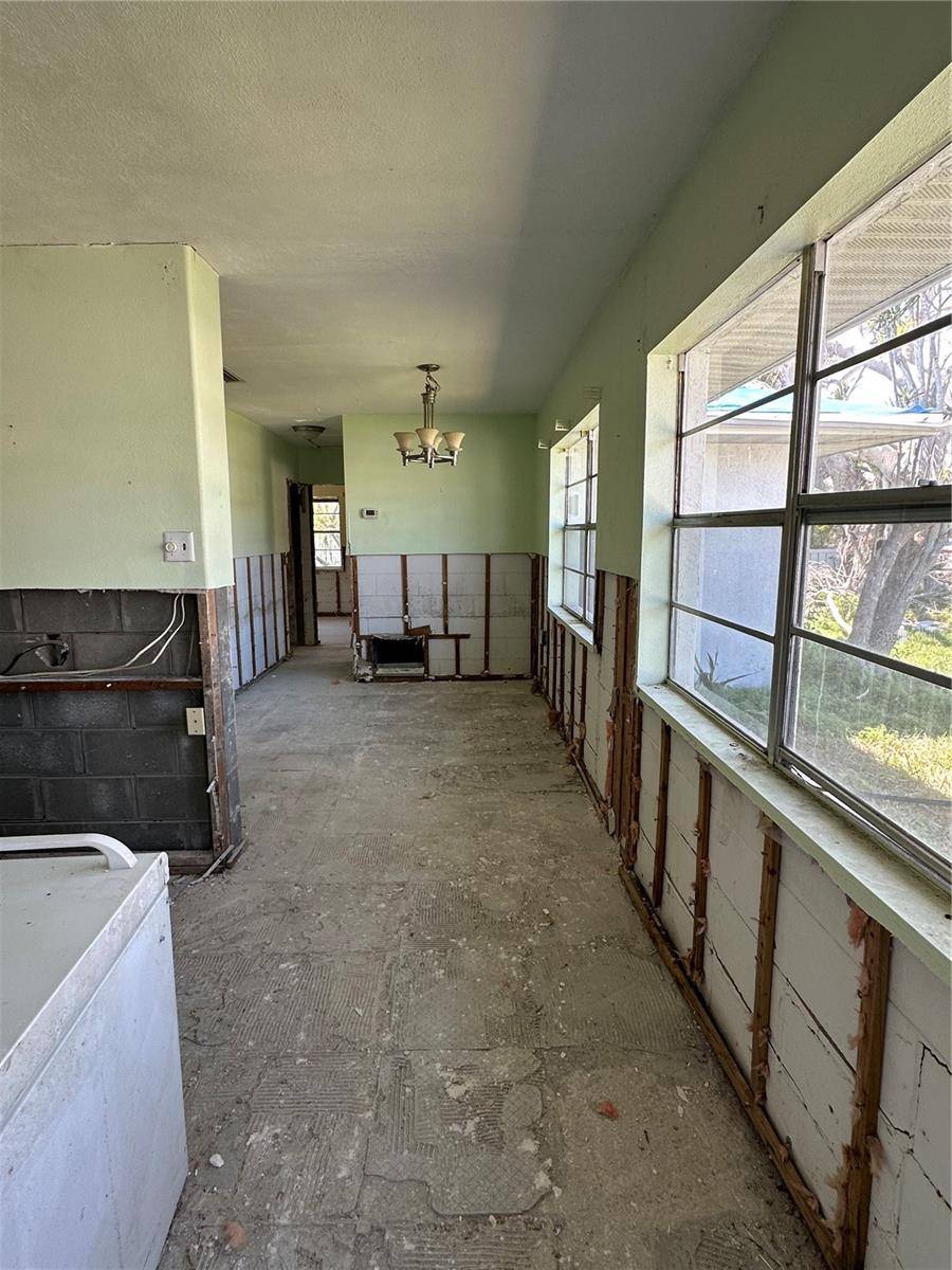 Holmes Beach, FL 34217,305 59TH ST