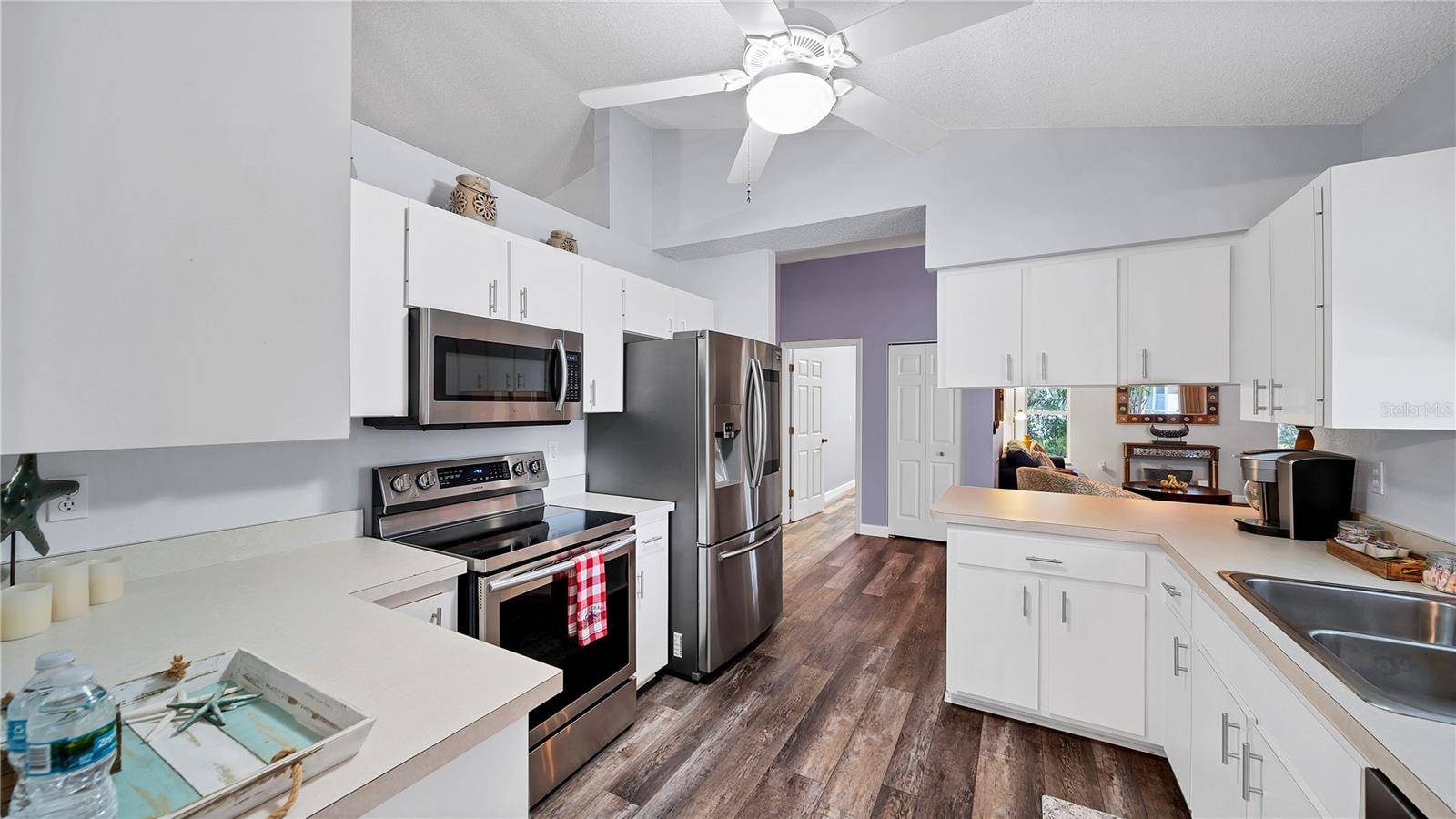 Sarasota, FL 34243,5219 INVERNESS DR