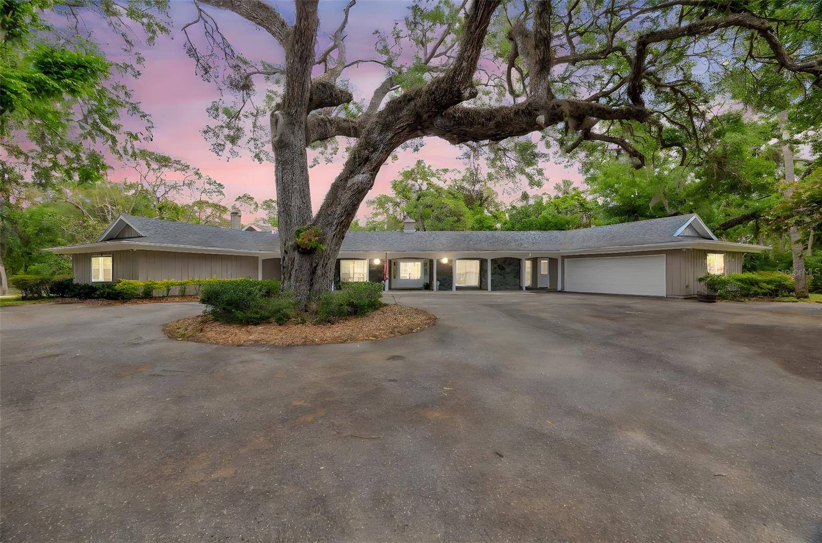 Sarasota, FL 34240,1240 FOX CREEK DR