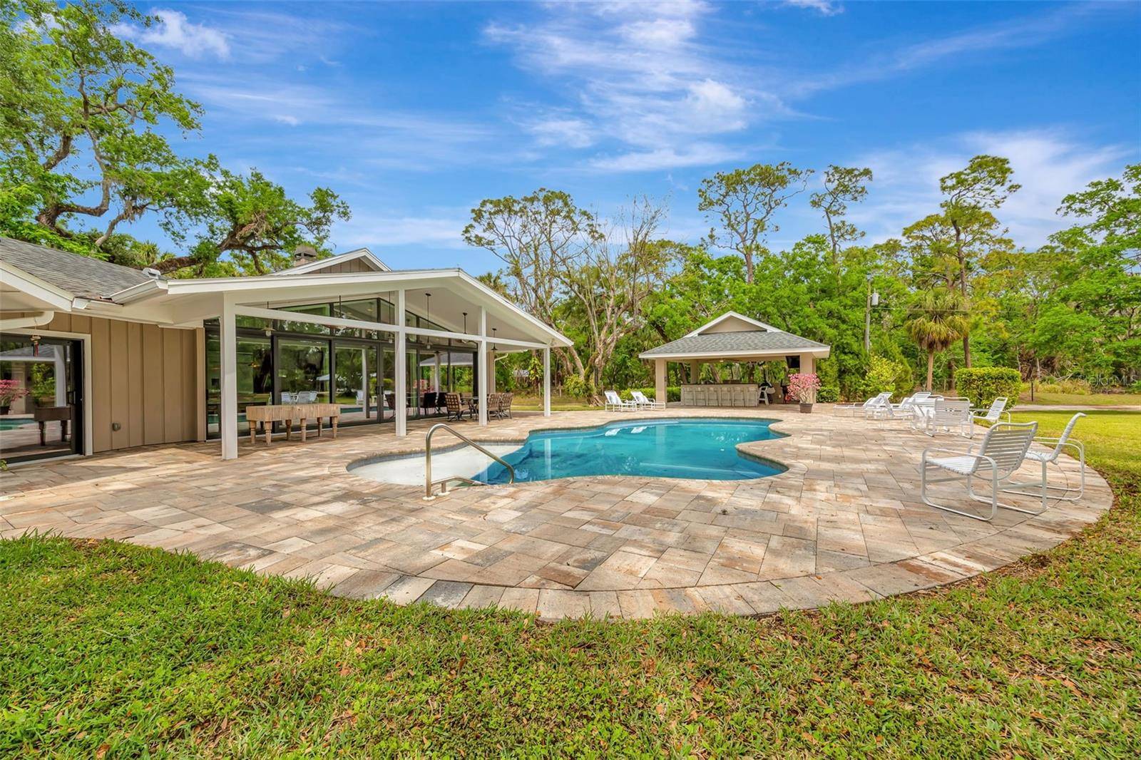 Sarasota, FL 34240,1240 FOX CREEK DR