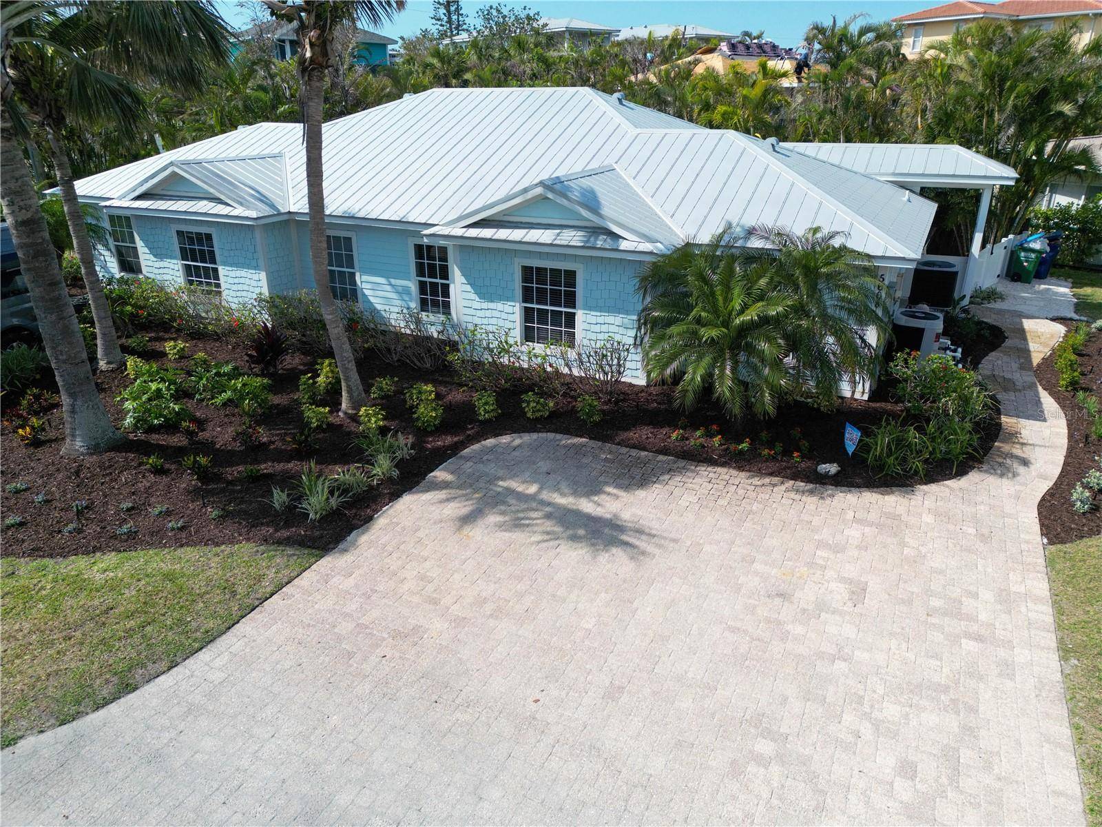 Holmes Beach, FL 34217,5608 HOLMES BLVD