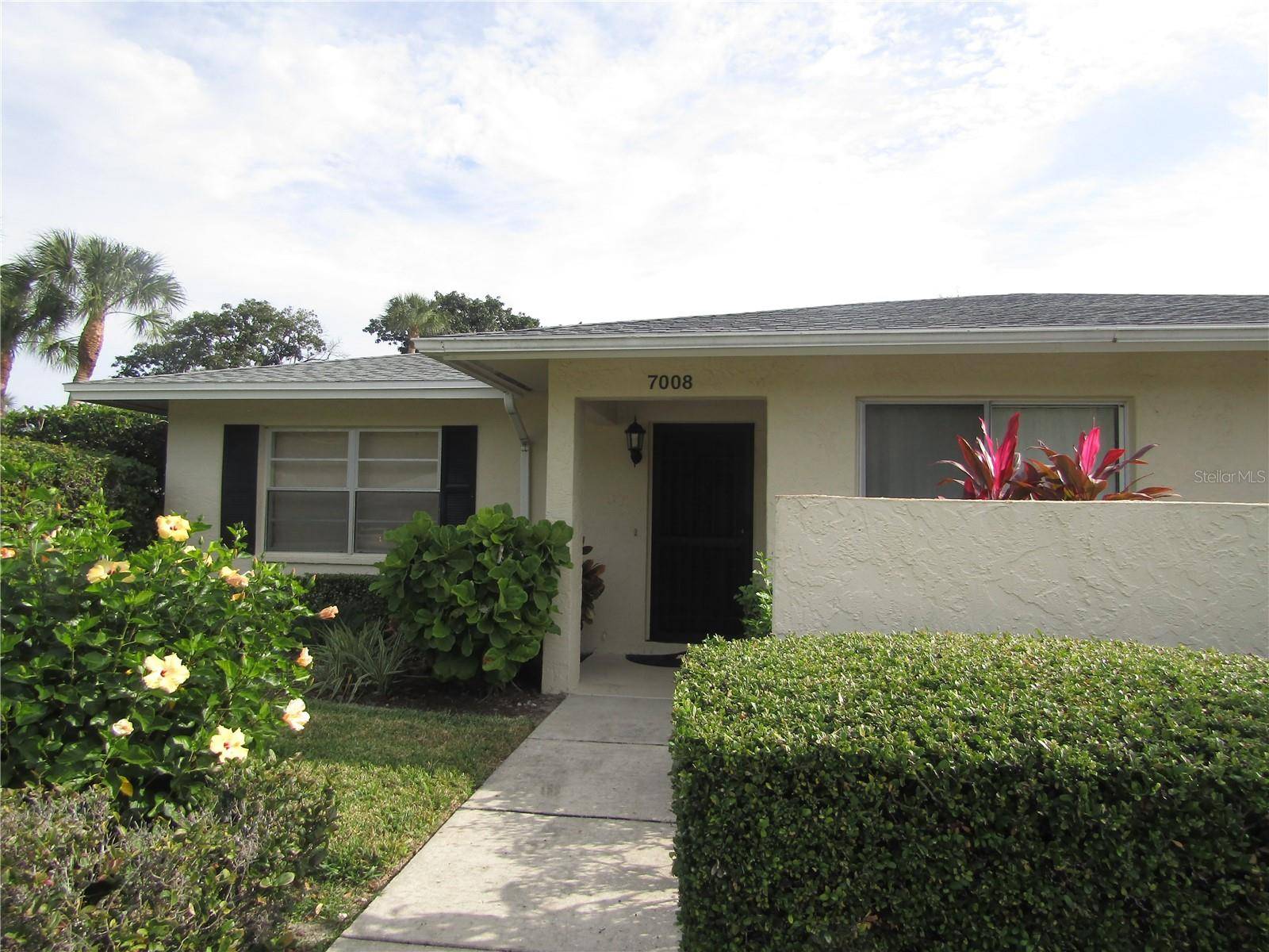 Sarasota, FL 34243,7008 W COUNTRY CLUB DR N #136