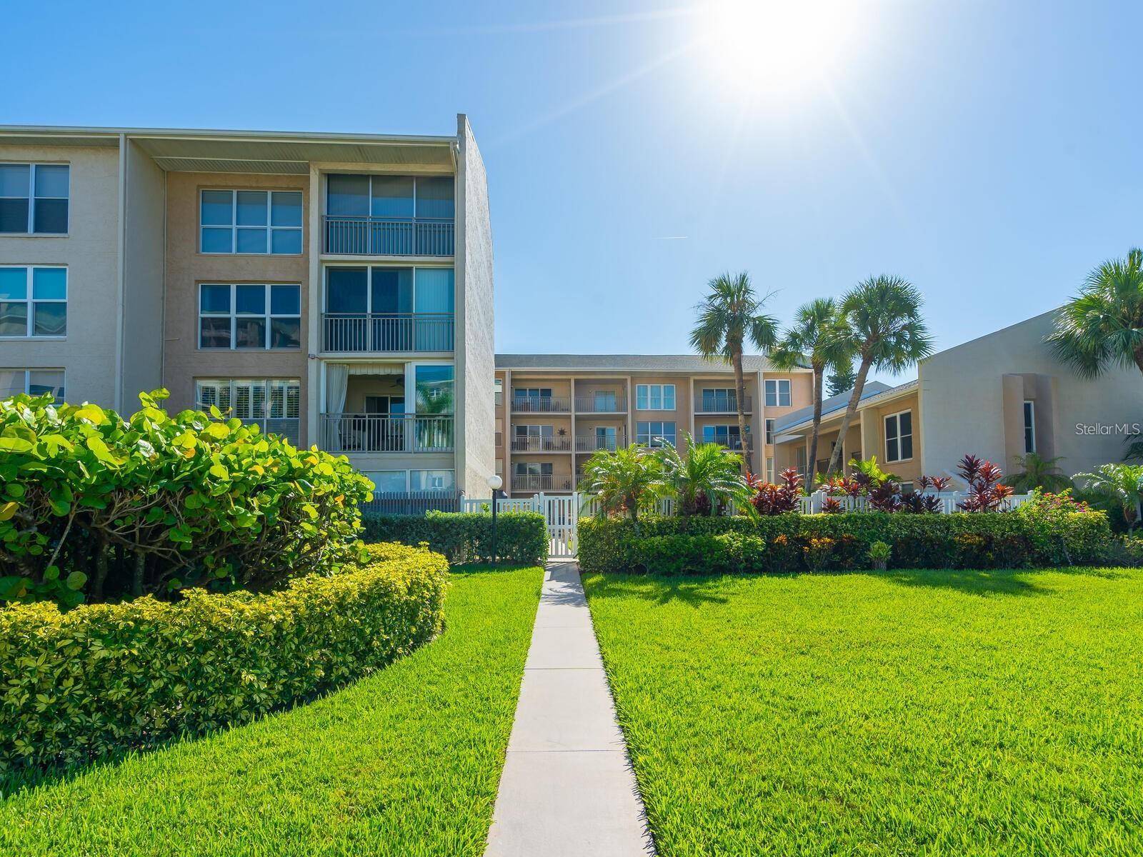 Sarasota, FL 34236,845 BENJAMIN FRANKLIN DR #104