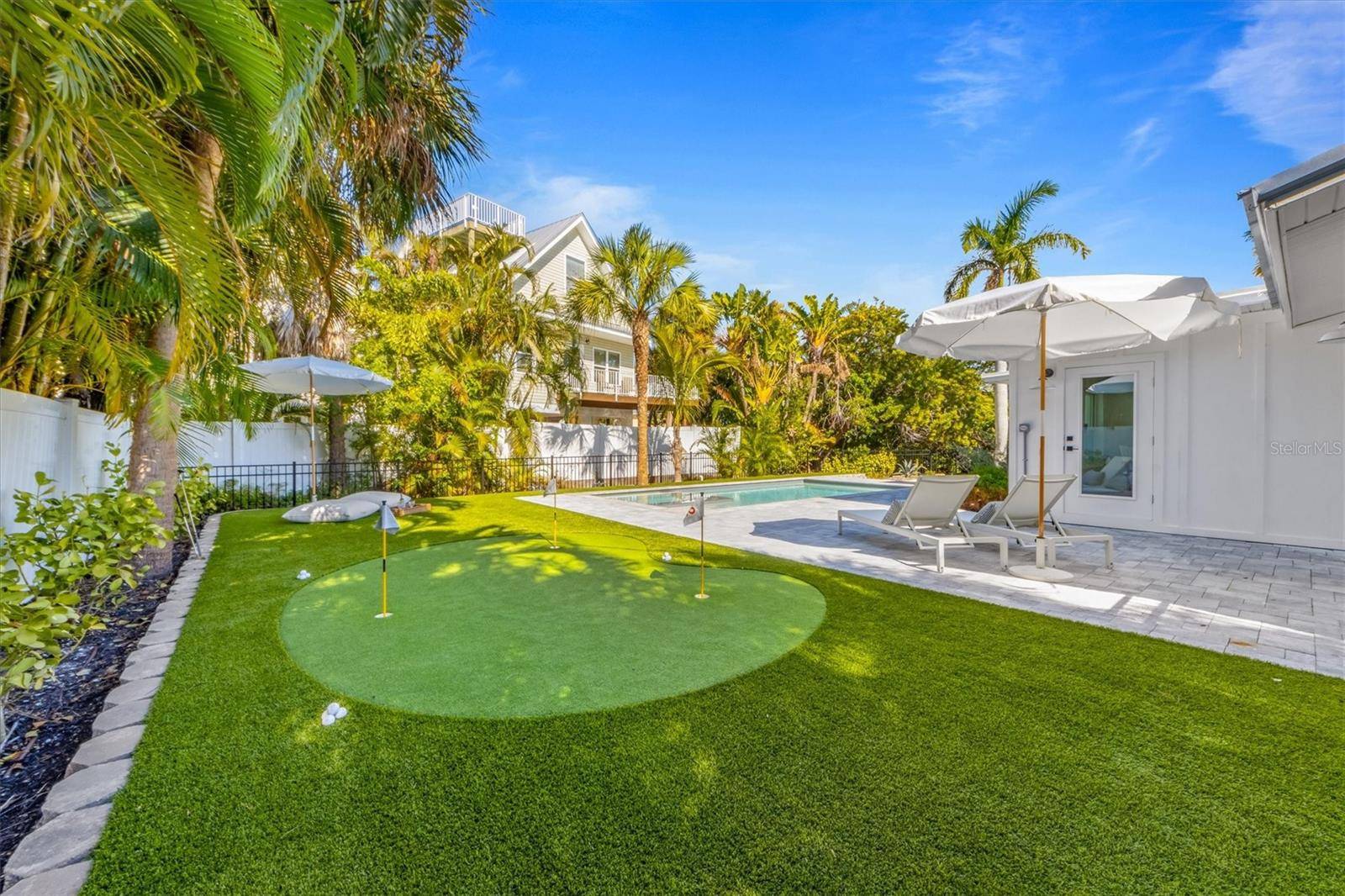 Holmes Beach, FL 34217,414 79TH ST