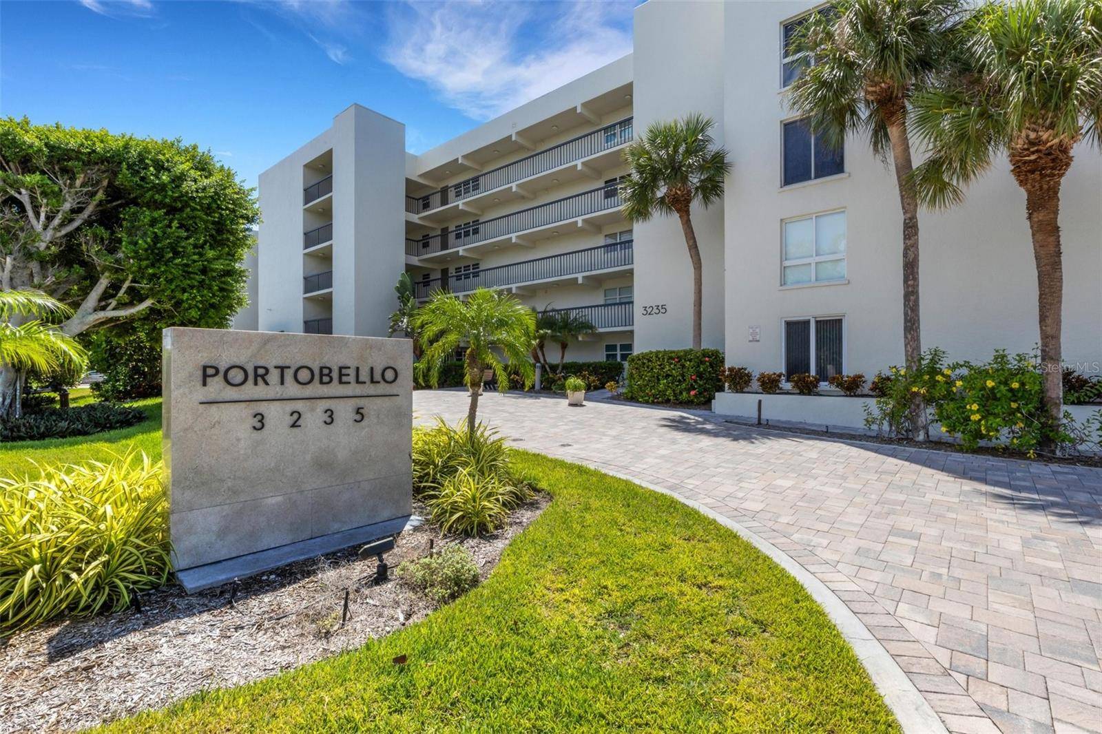 Longboat Key, FL 34228,3235 GULF OF MEXICO DR #A305