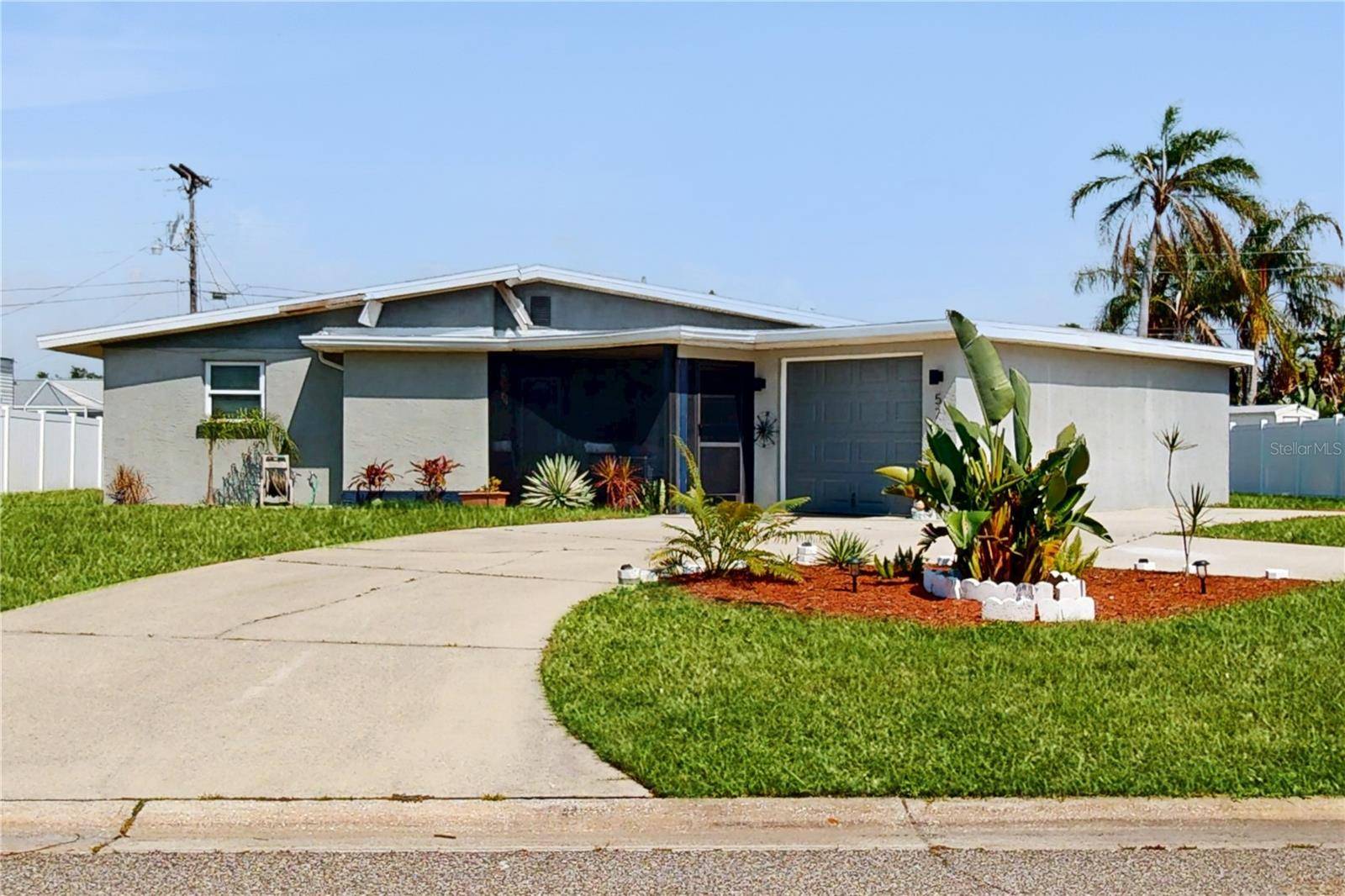 Bradenton, FL 34207,5727 25TH ST W