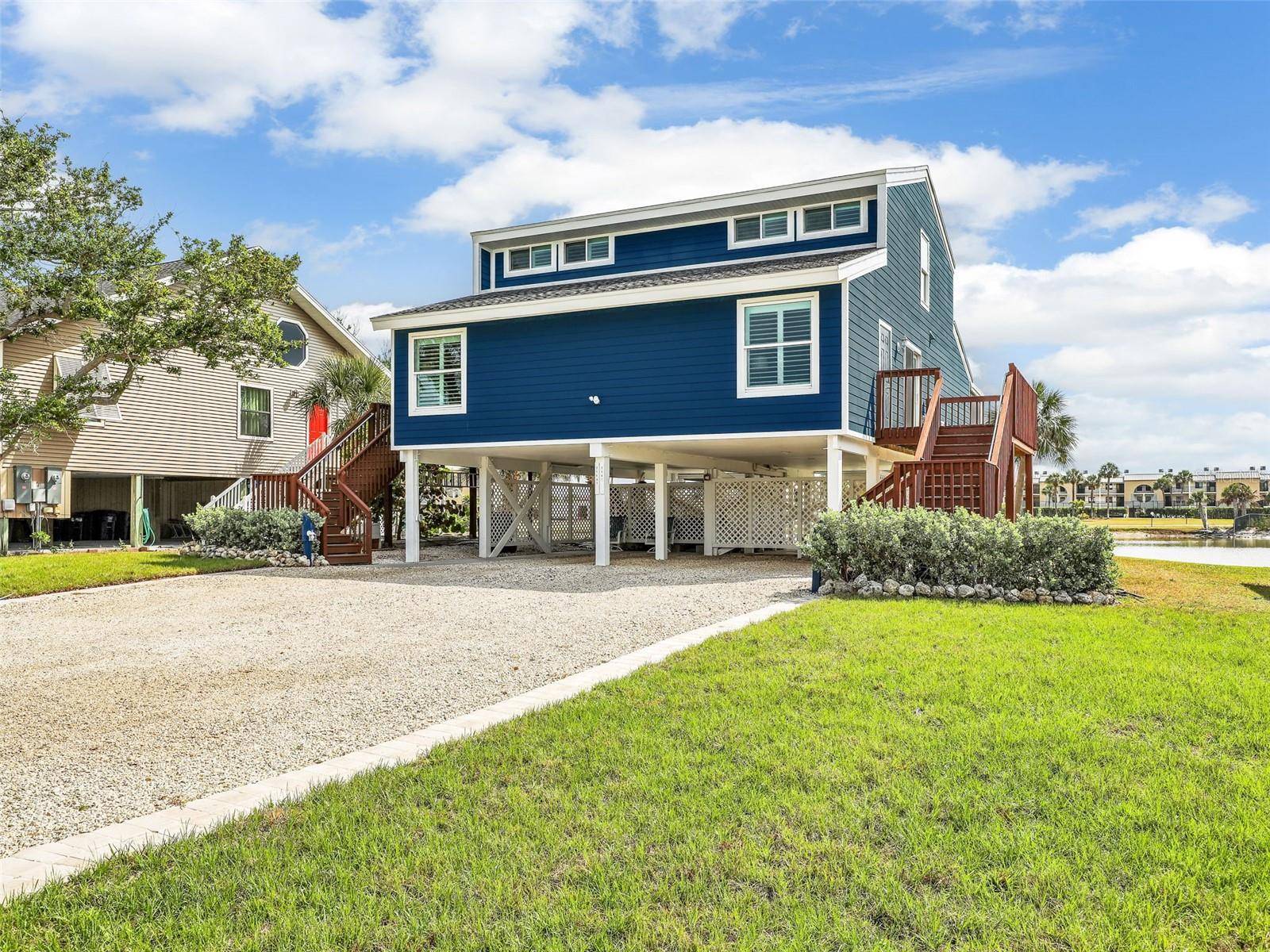 Fort Myers Beach, FL 33931,21687/689 INDIAN BAYOU DR