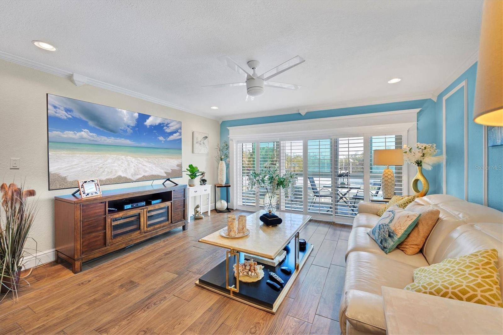 Sarasota, FL 34236,2100 BENJAMIN FRANKLIN CLB #204