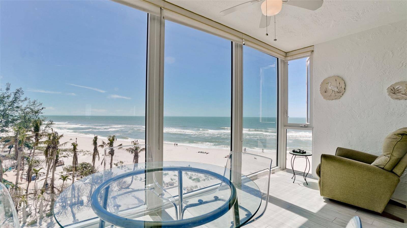 Holmes Beach, FL 34217,5200 GULF DR #504
