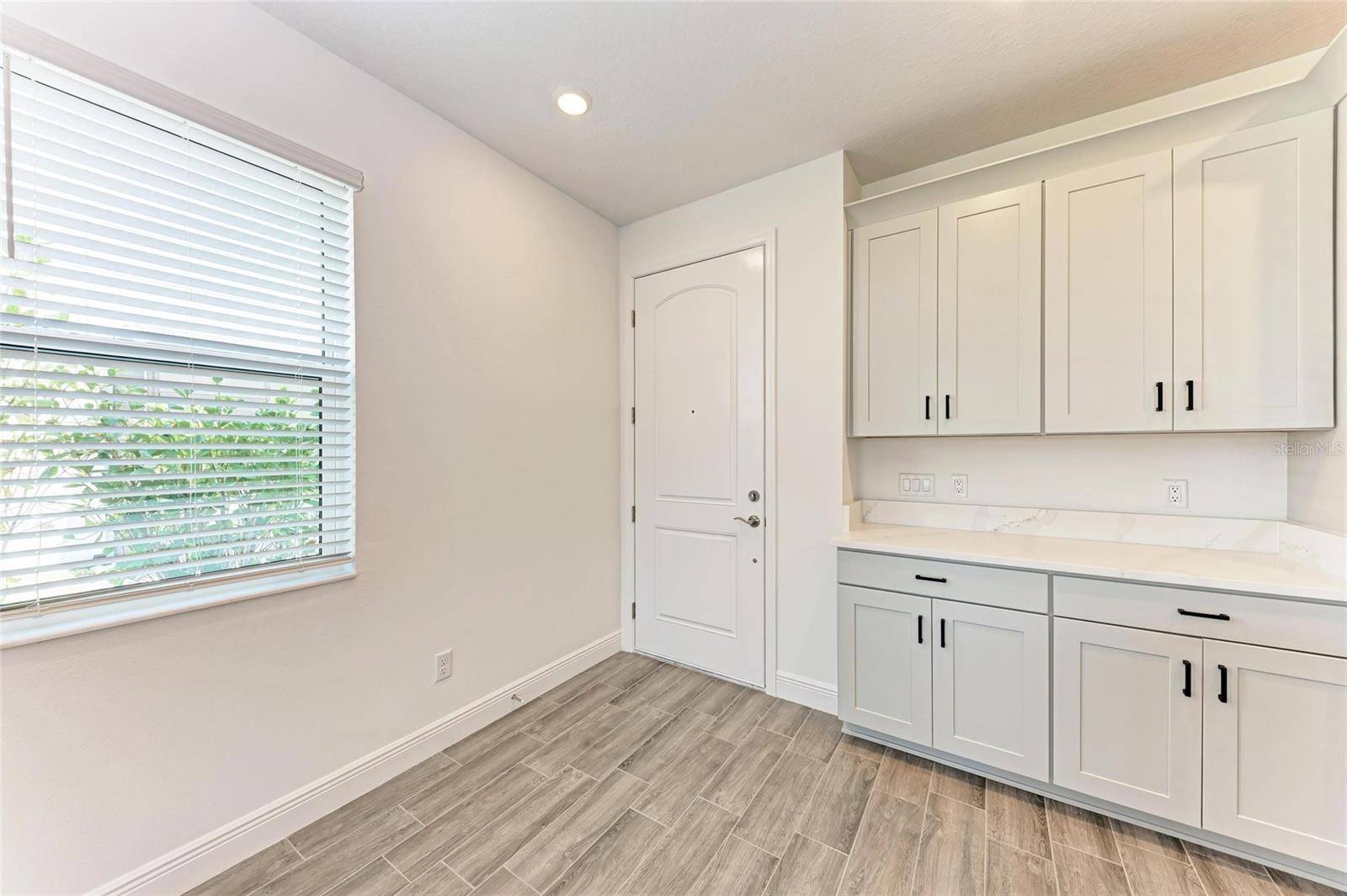 Sarasota, FL 34243,301 VIA TUSCANY AVE