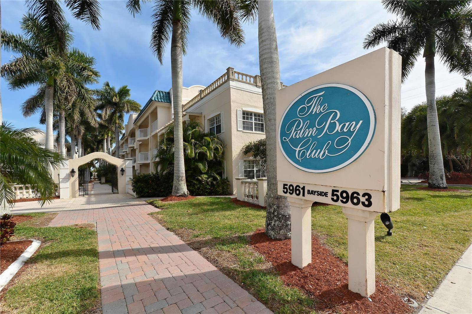 Sarasota, FL 34242,5963 MIDNIGHT PASS RD #355