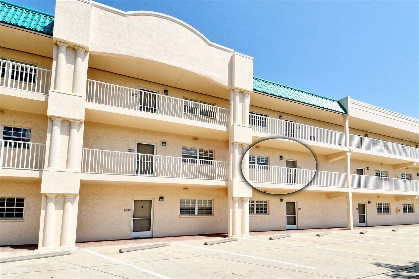 Sarasota, FL 34242,5963 MIDNIGHT PASS RD #355
