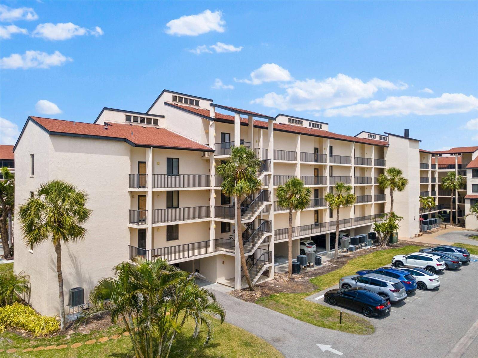 Sarasota, FL 34242,6267 MIDNIGHT PASS RD #105