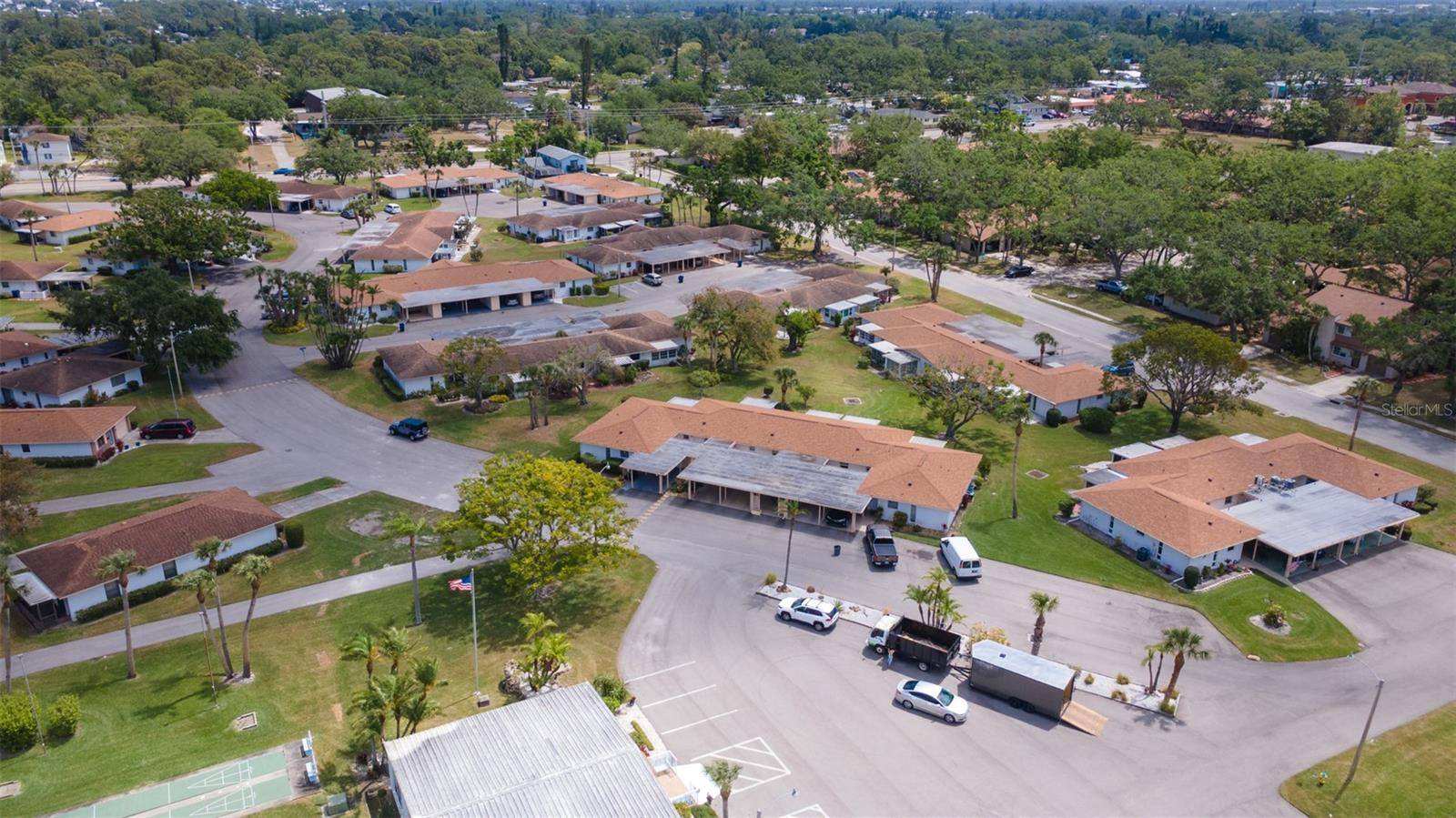 Bradenton, FL 34207,5053 LIVE OAK CIR