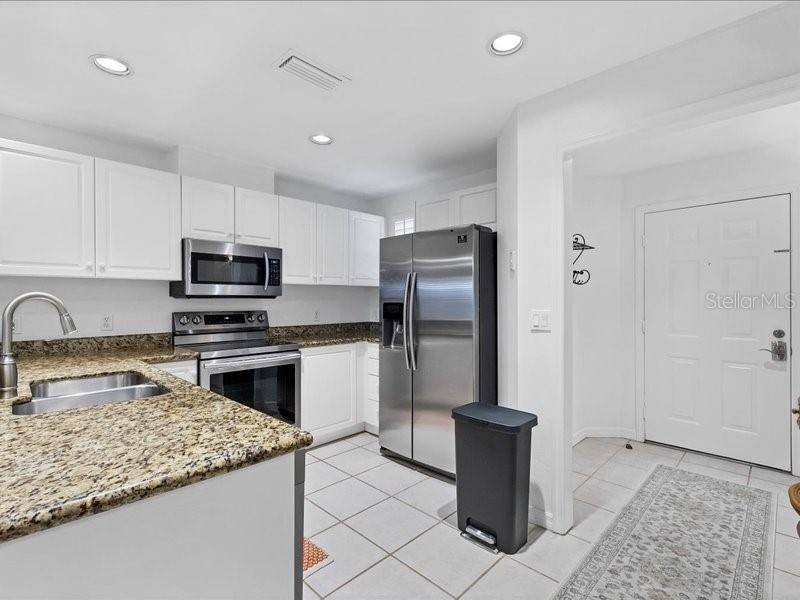 Bradenton, FL 34210,3706 54TH DR W #103