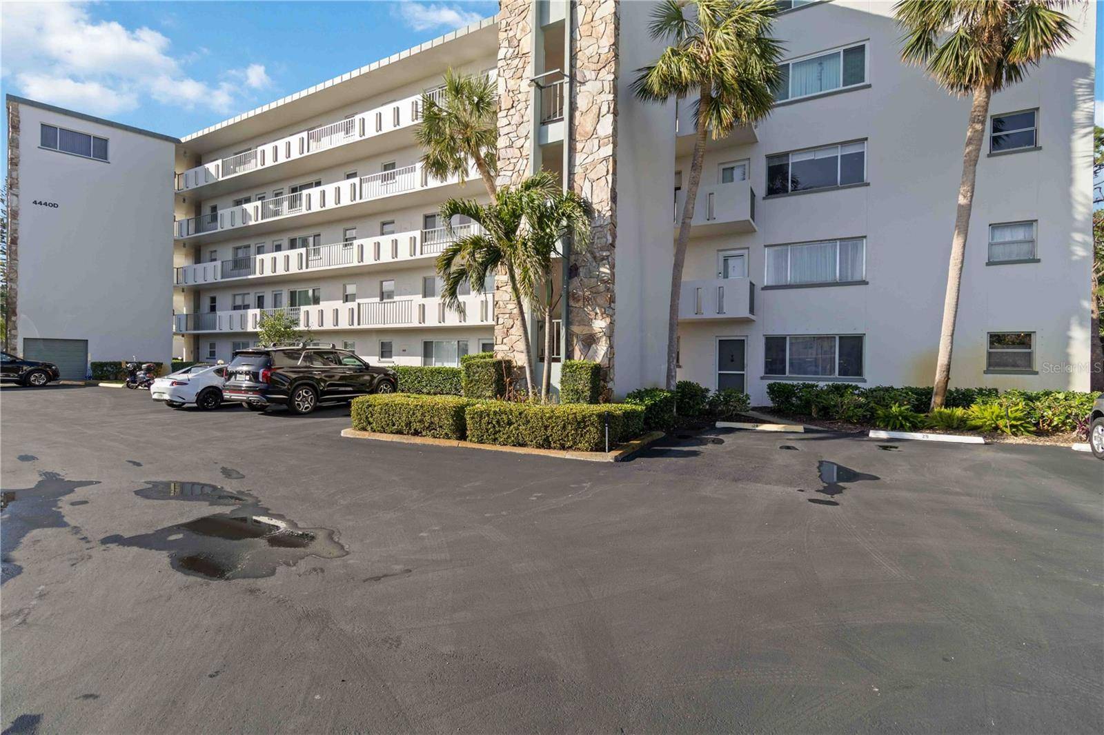 Bradenton, FL 34209,4440 IRONWOOD CIR #508D